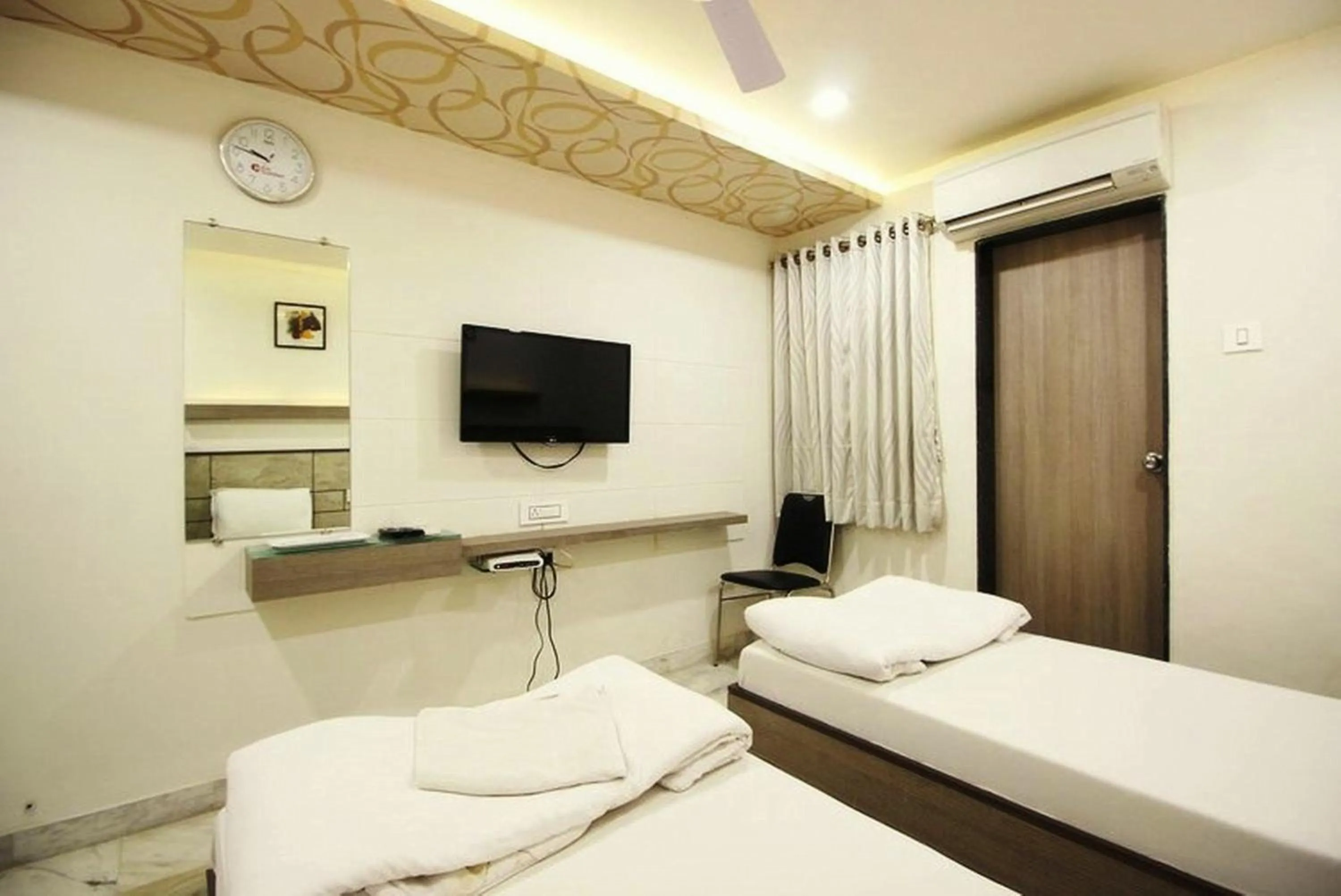 Bedroom, Bed in Hotel City Inn