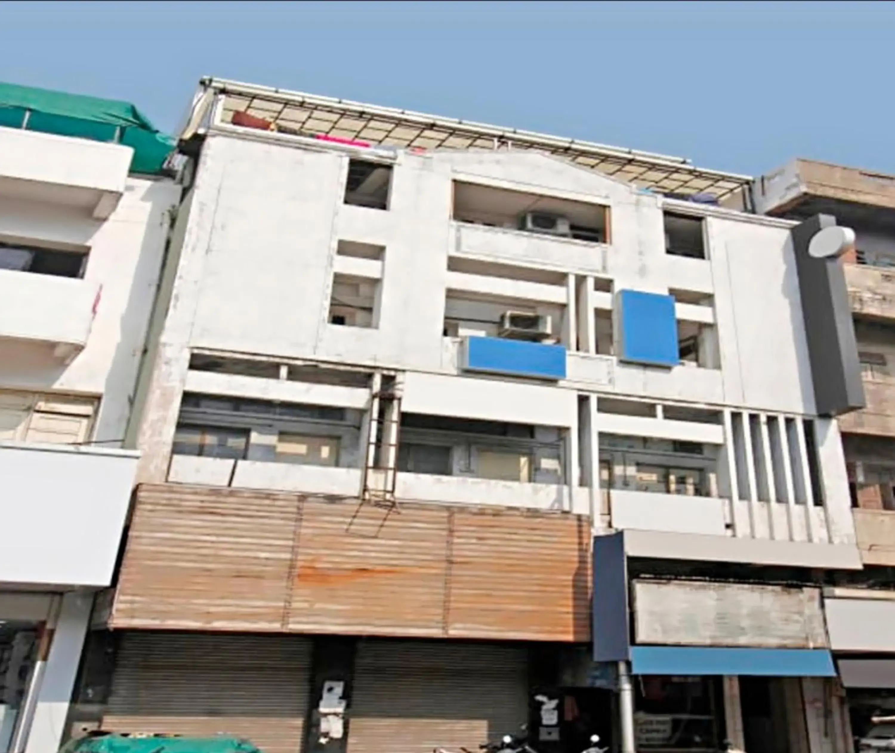 Property building in Hotel City Inn Property building in Hotel City Inn