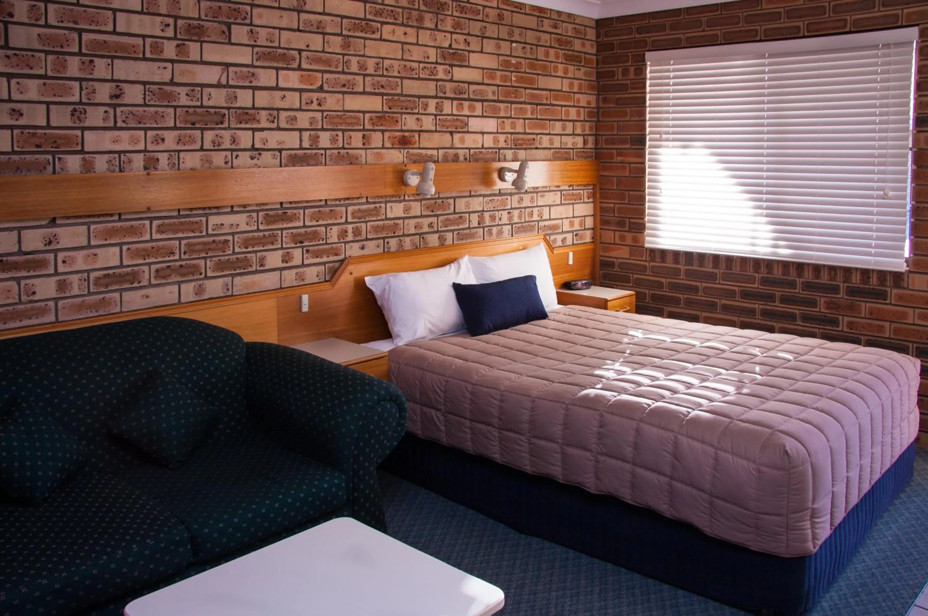 Day, Bed in Mid Town Inn Narrabri