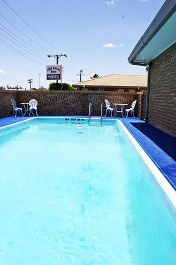 Swimming pool in Mid Town Inn Narrabri