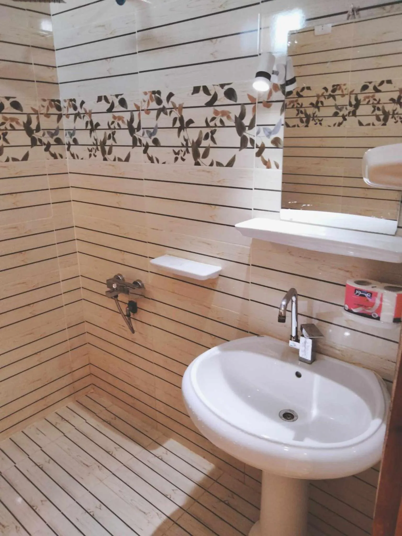 Green Beach Camp & Hotel