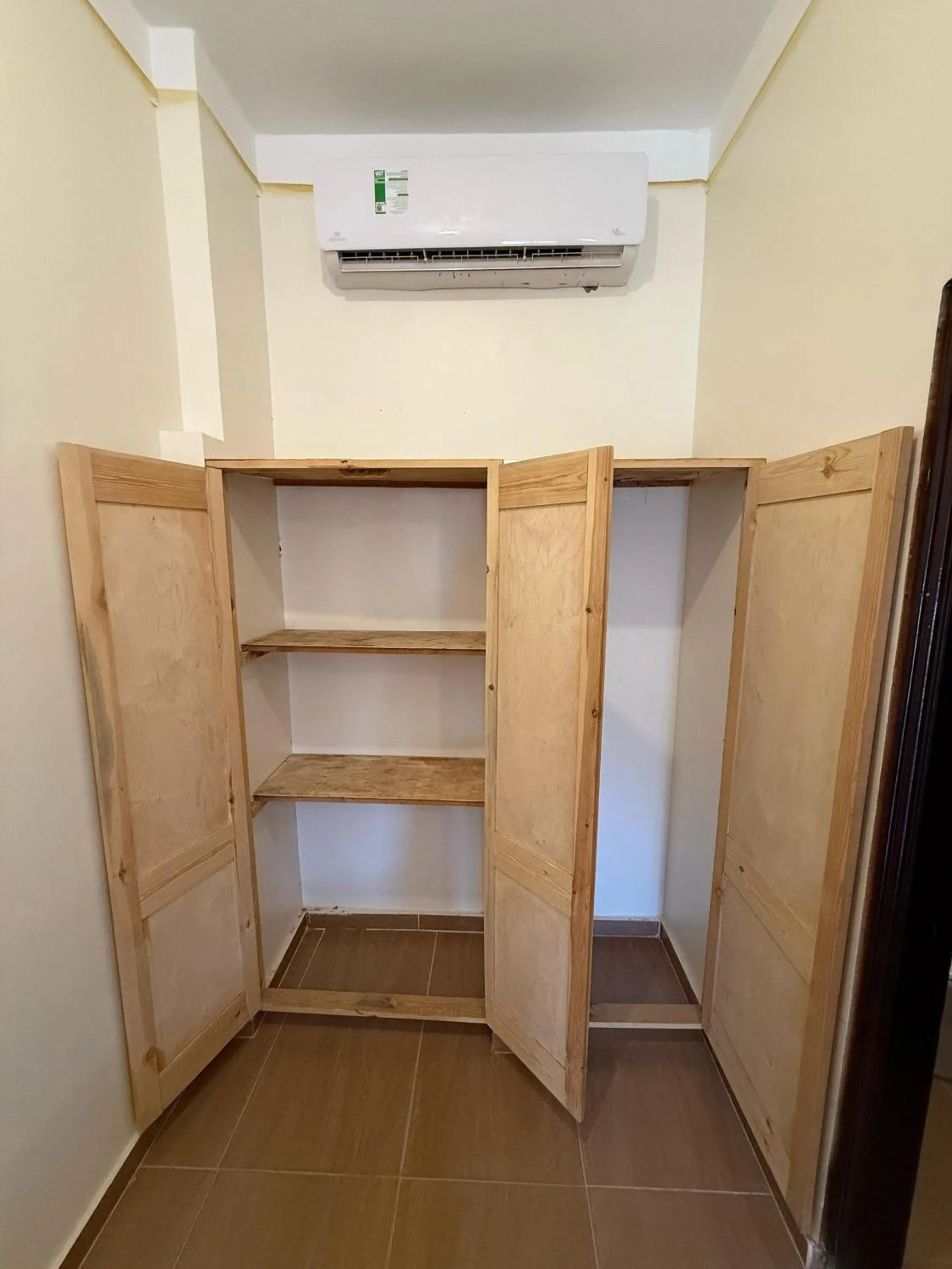 Green Beach Camp & Hotel