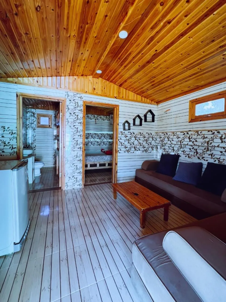 Green Beach Camp & Hotel