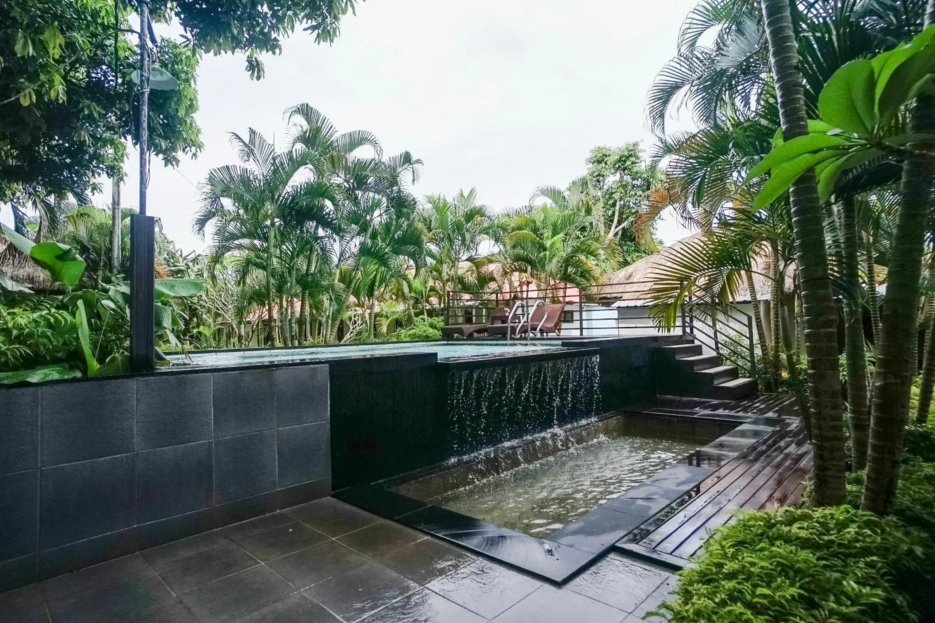 Swimming pool in Kampung 168