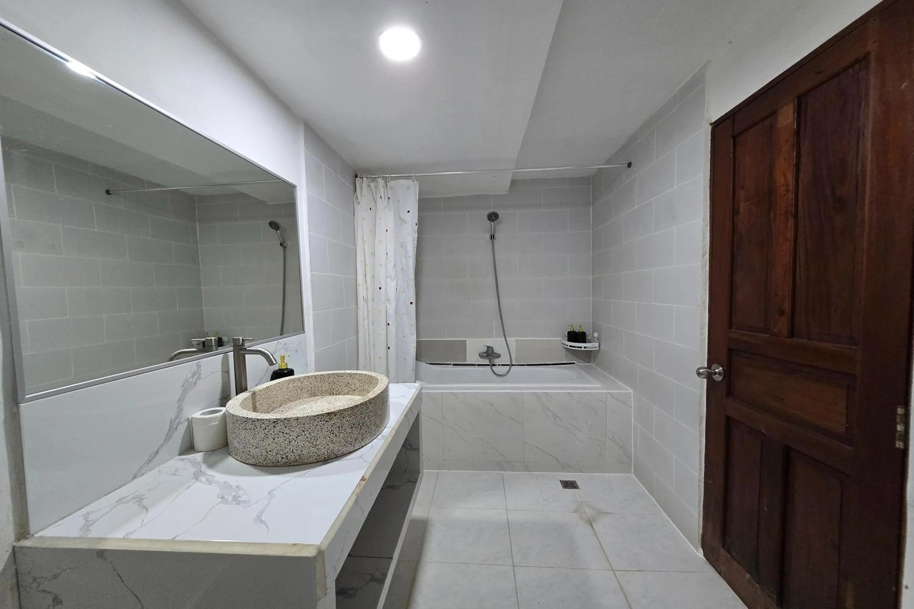 Bathroom in Kampung 168