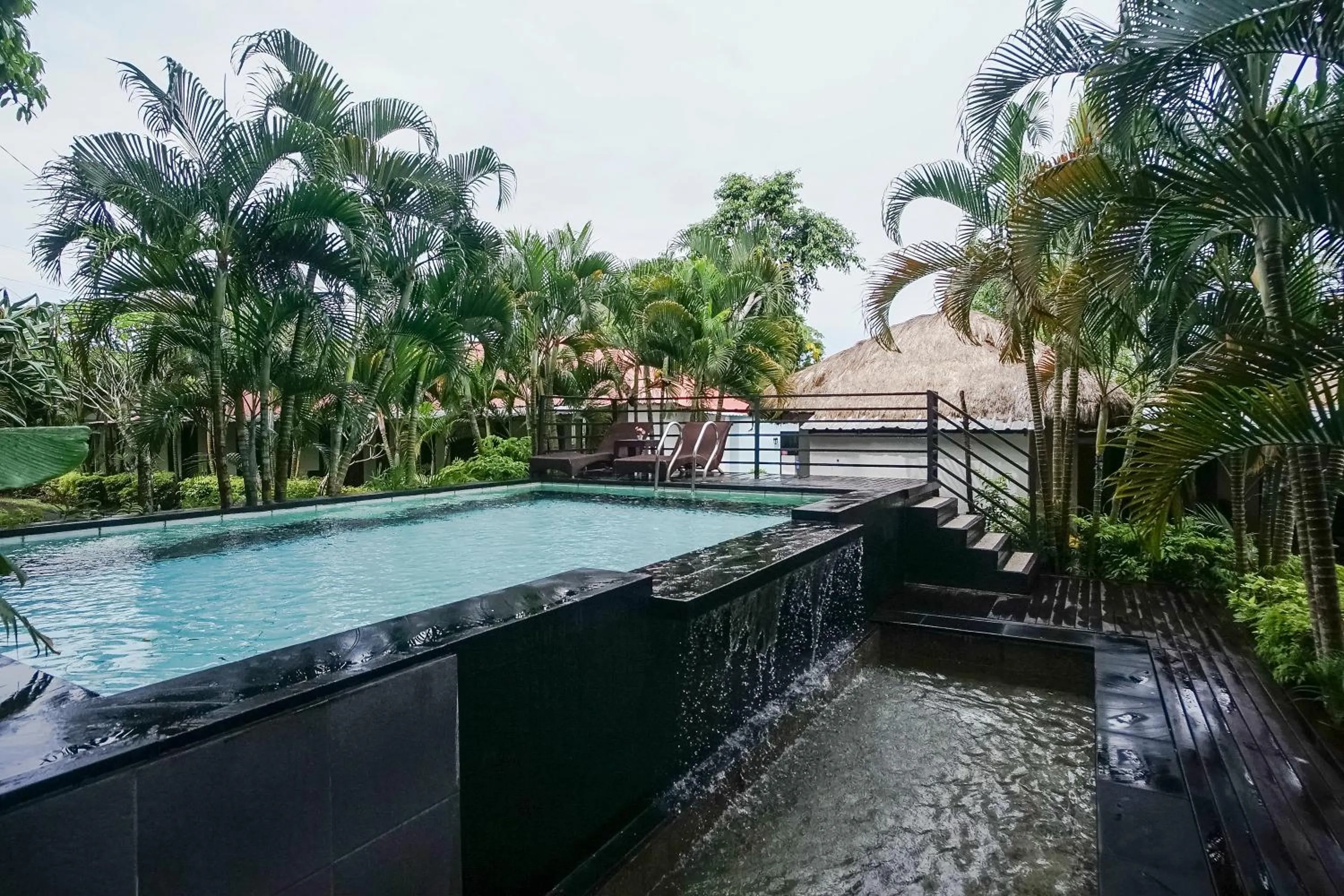 Swimming pool in Kampung 168