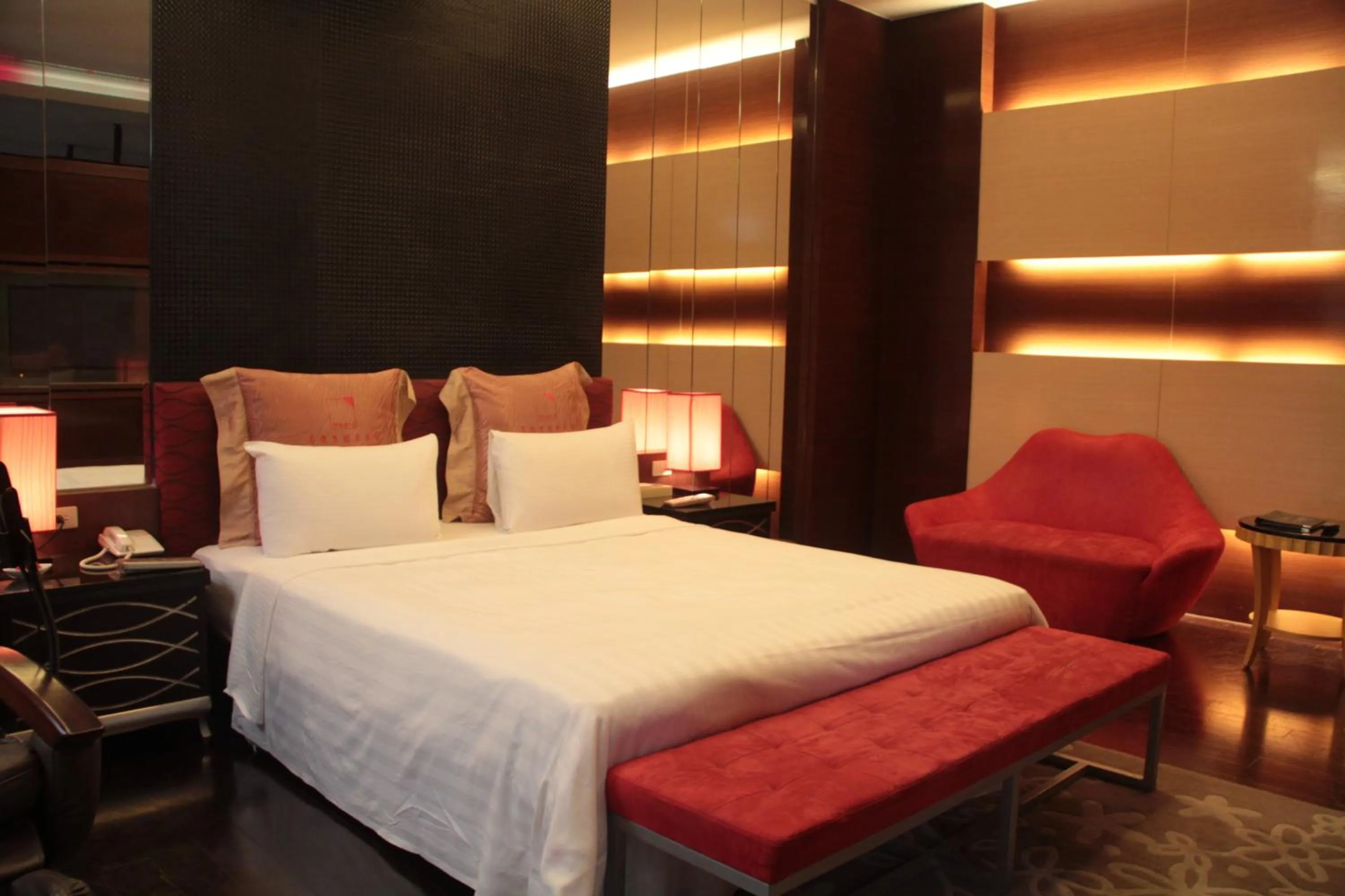 Bed in Madrid Classic Hotel