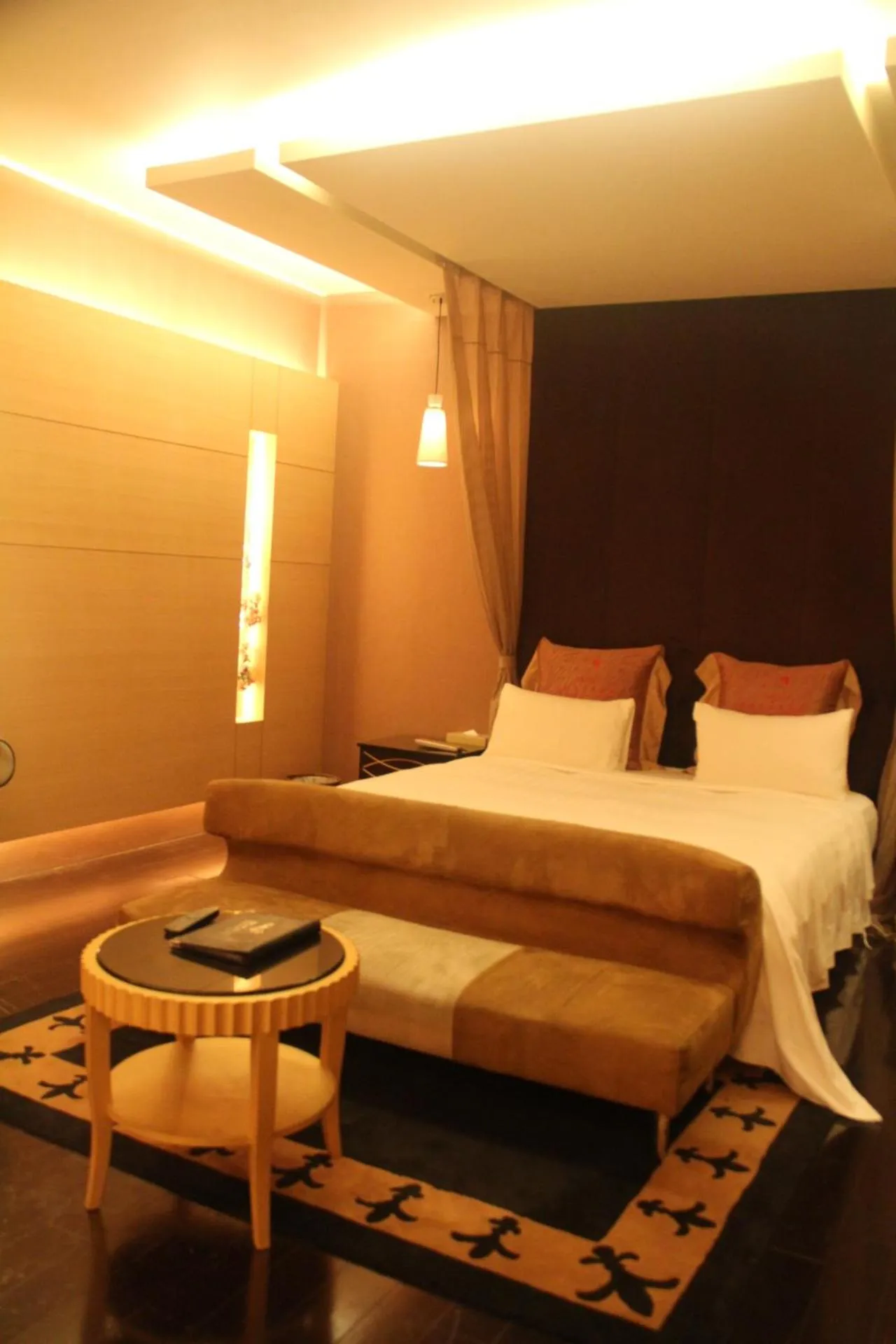 Bed in Madrid Classic Hotel