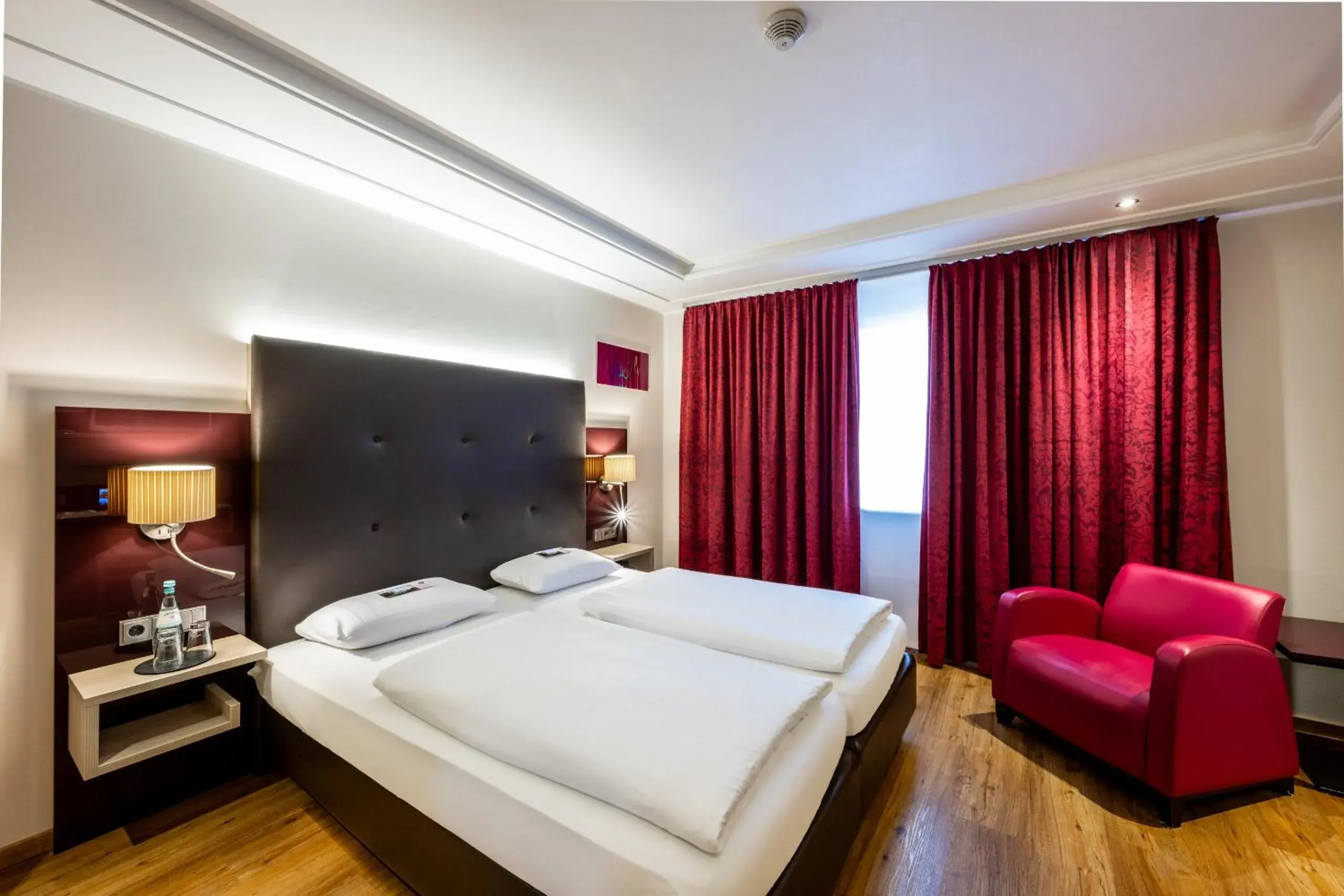 Comfort Double Room "Weinberg" - single occupancy in Weinhotel Restaurant Klostermühle Comfort Double Room "Weinberg" - single occupancy in Weinhotel Restaurant Klostermühle