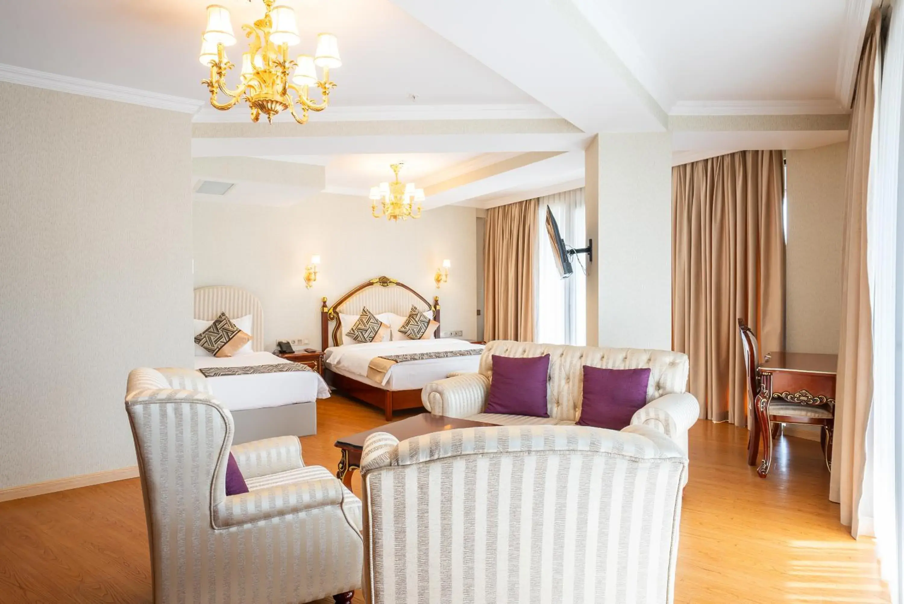 Bedroom, Bed in Panorama Lisi Grand Hotel Bedroom, Bed in Panorama Lisi Grand Hotel