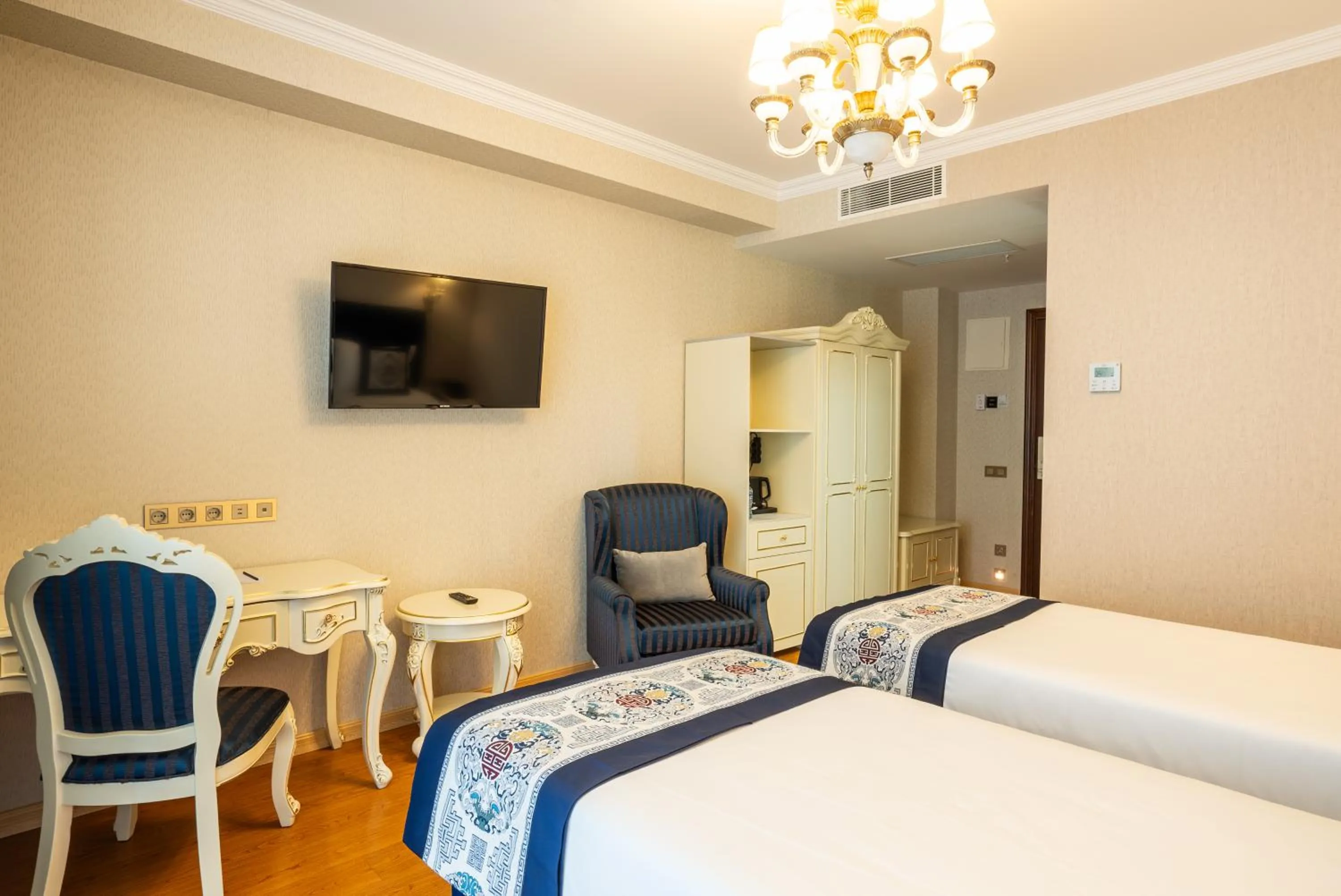 Bedroom, Bed in Panorama Lisi Grand Hotel