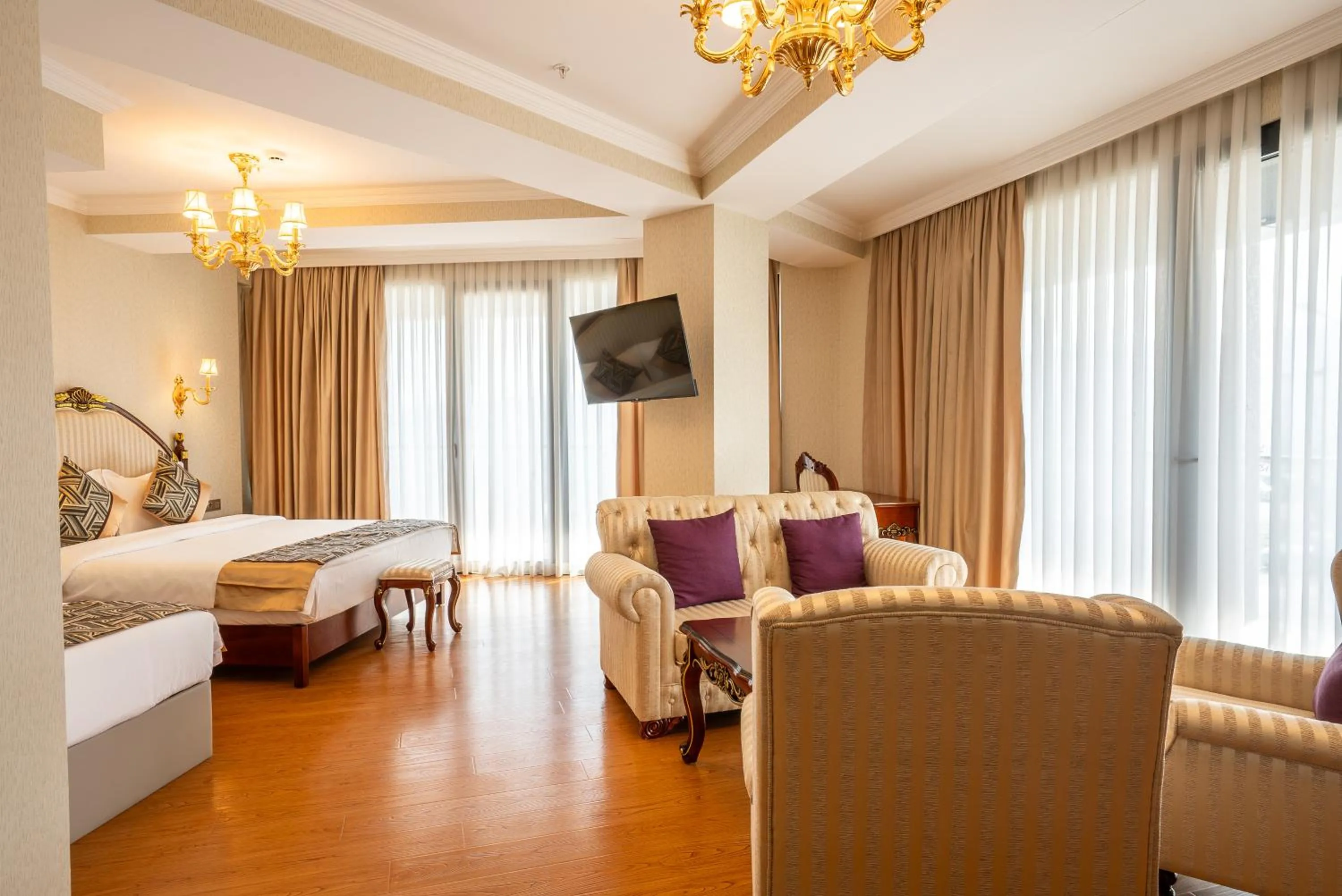 Bedroom, Bed in Panorama Lisi Grand Hotel