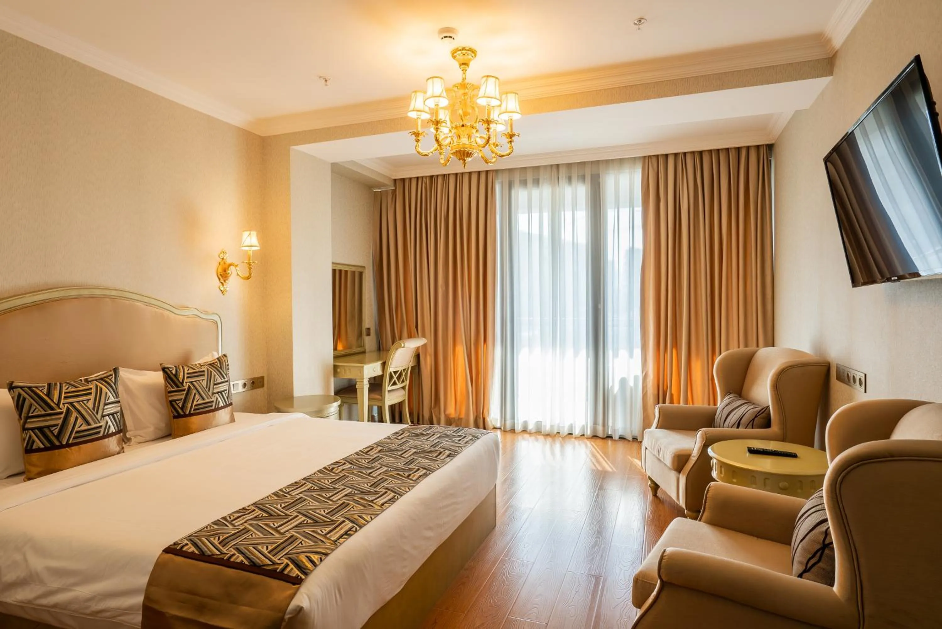 Bedroom, Bed in Panorama Lisi Grand Hotel