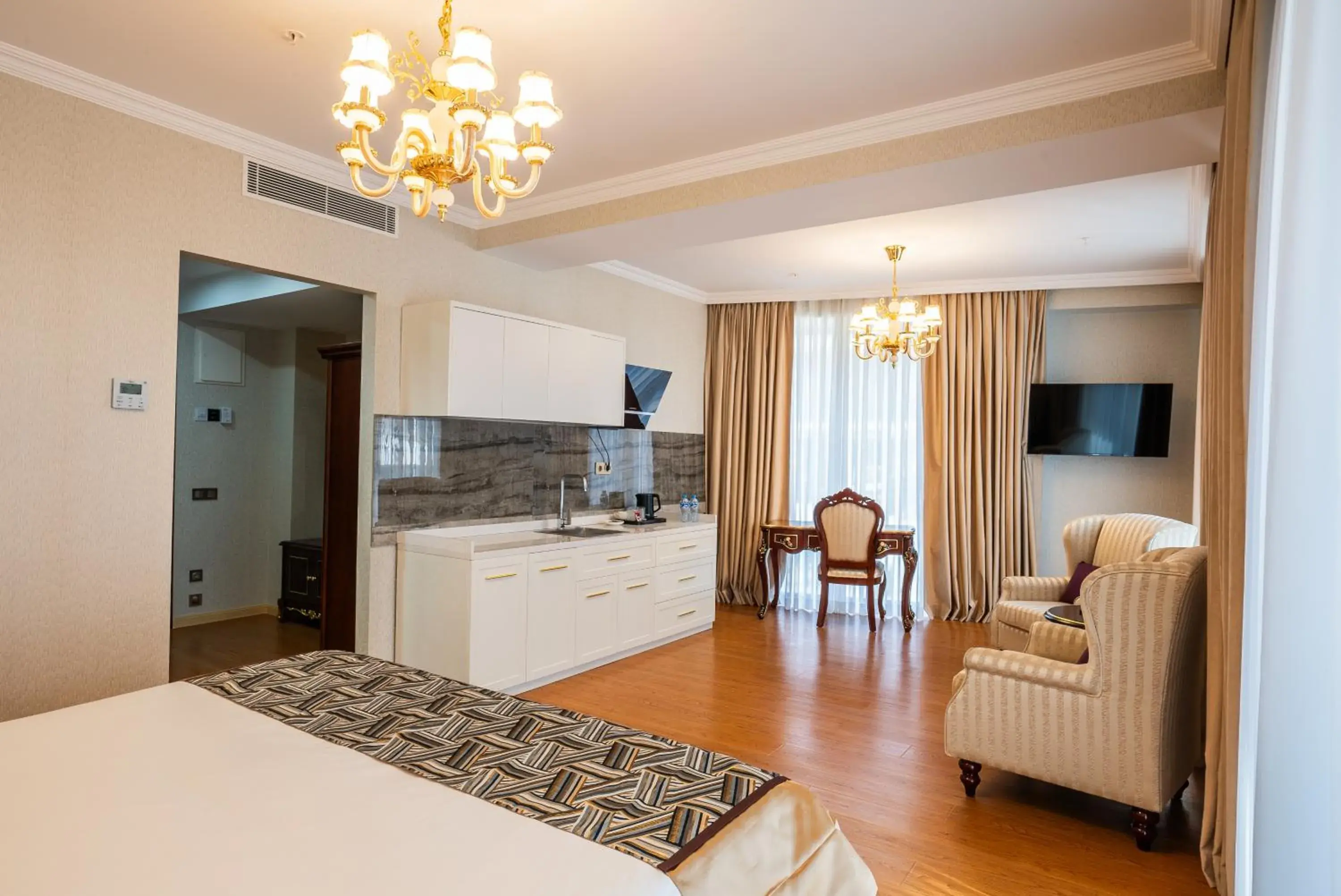 Bedroom in Panorama Lisi Grand Hotel Bedroom in Panorama Lisi Grand Hotel