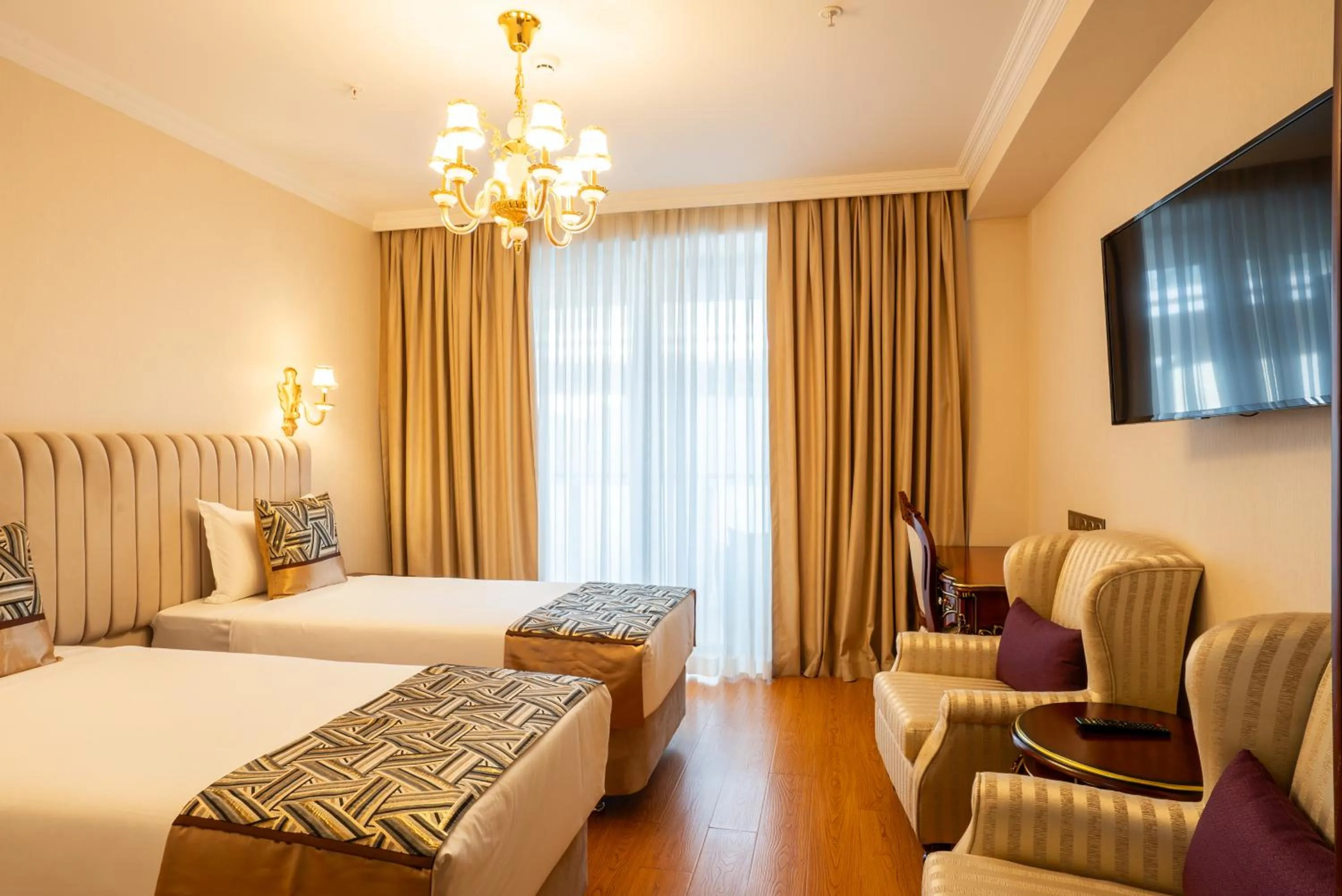 Bedroom, Bed in Panorama Lisi Grand Hotel