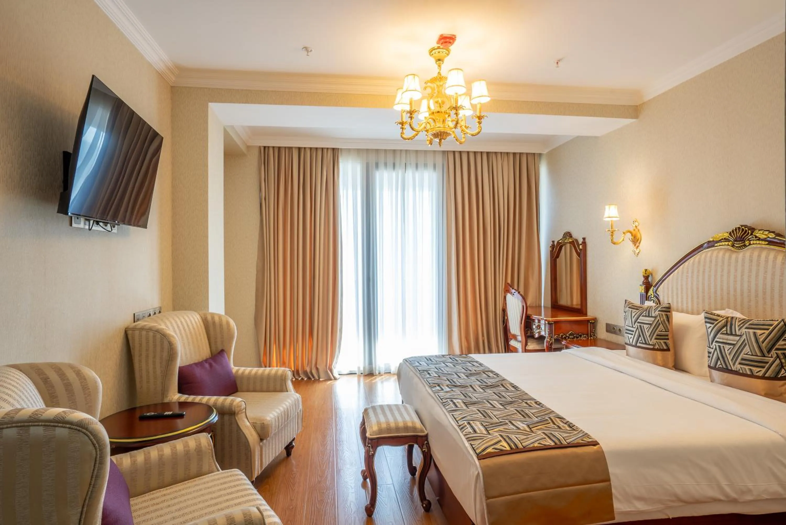 Bedroom, Bed in Panorama Lisi Grand Hotel