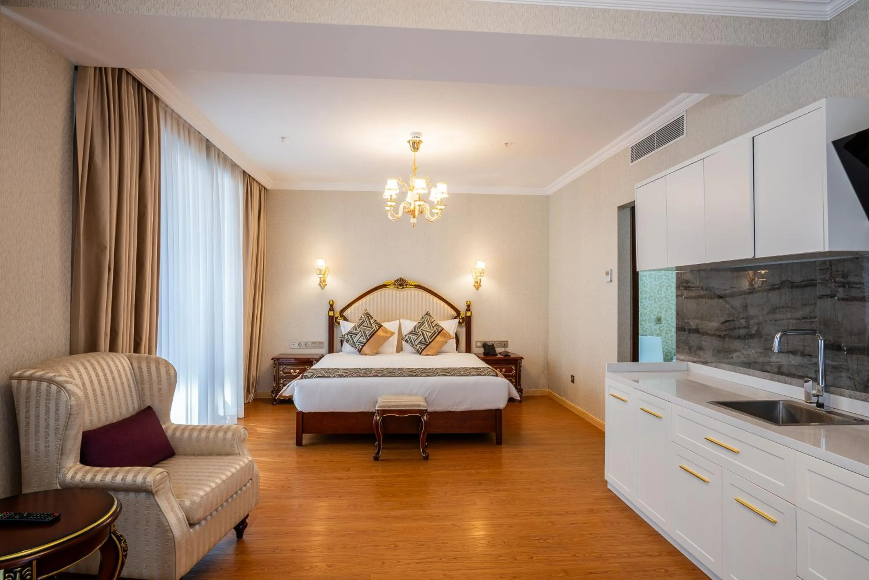 Bedroom, Bed in Panorama Lisi Grand Hotel