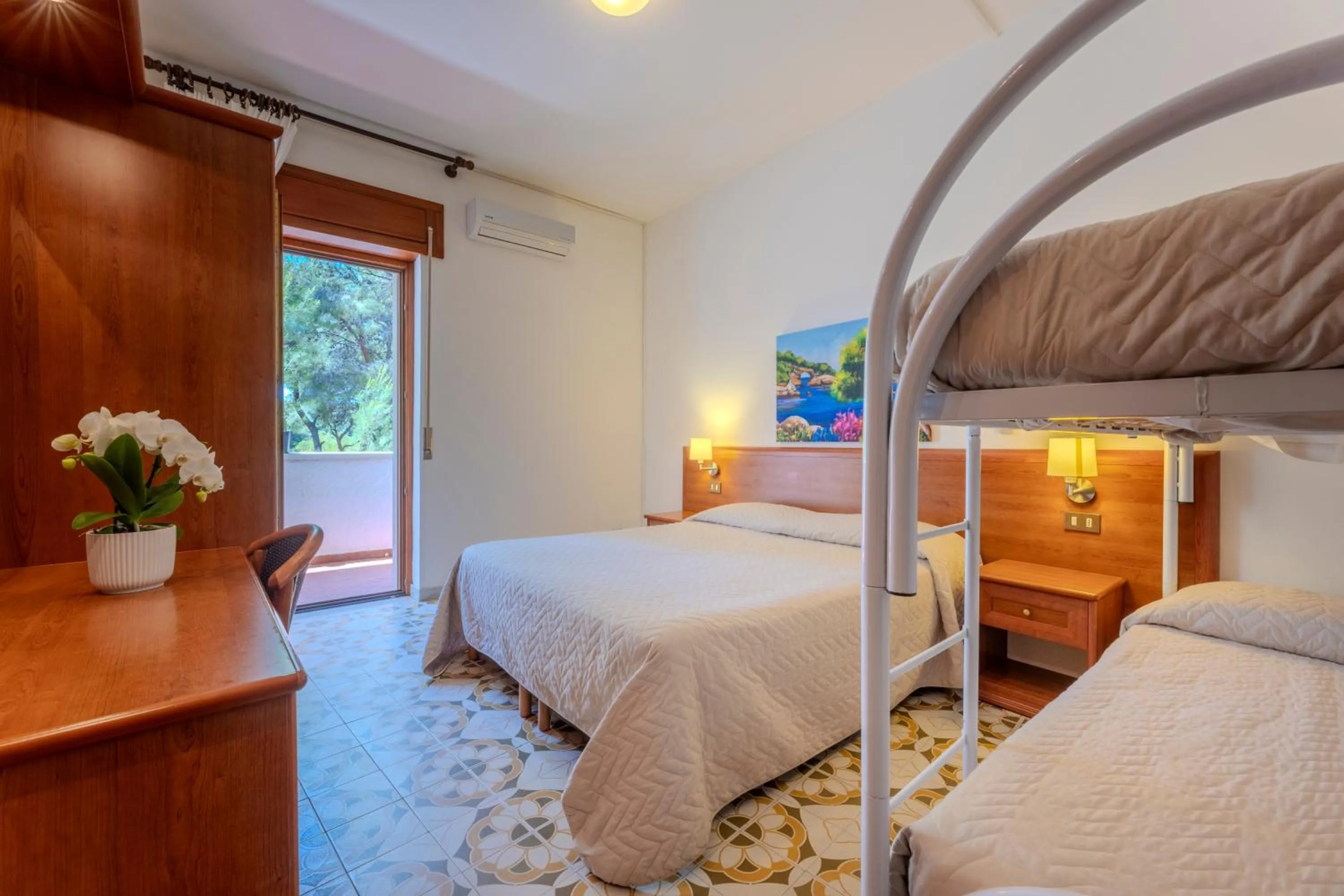 Photo of the whole room, Bed in Paglianza Hotel