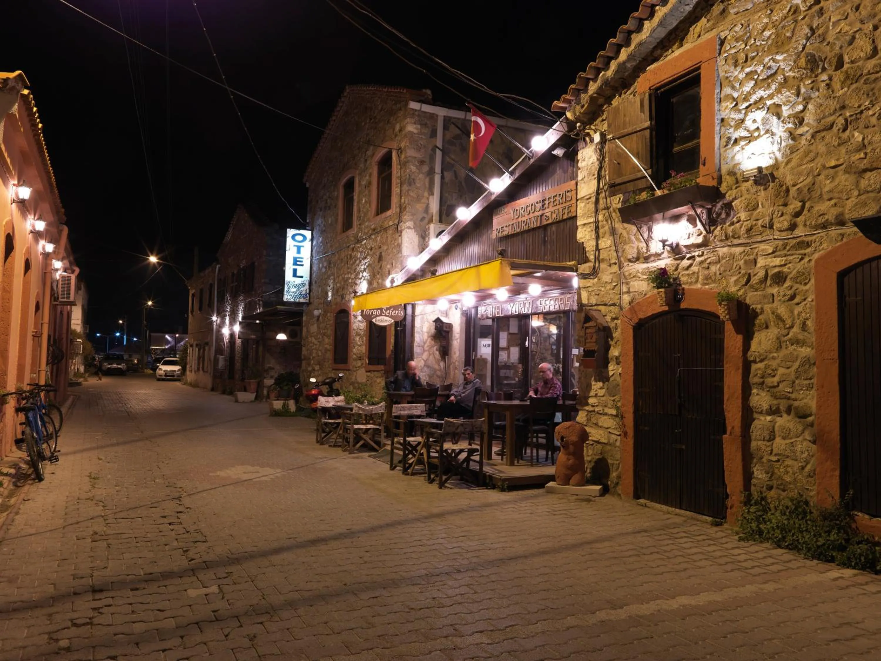 Facade/entrance in Otel Yorgo Seferis