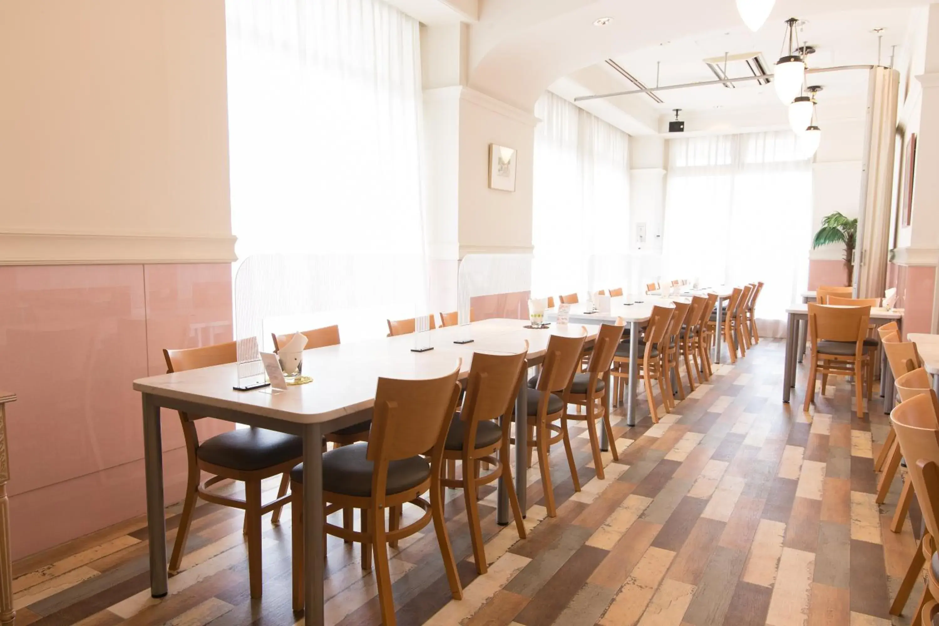 Restaurant/places to eat in Business Inn Norte Restaurant/places to eat in Business Inn Norte