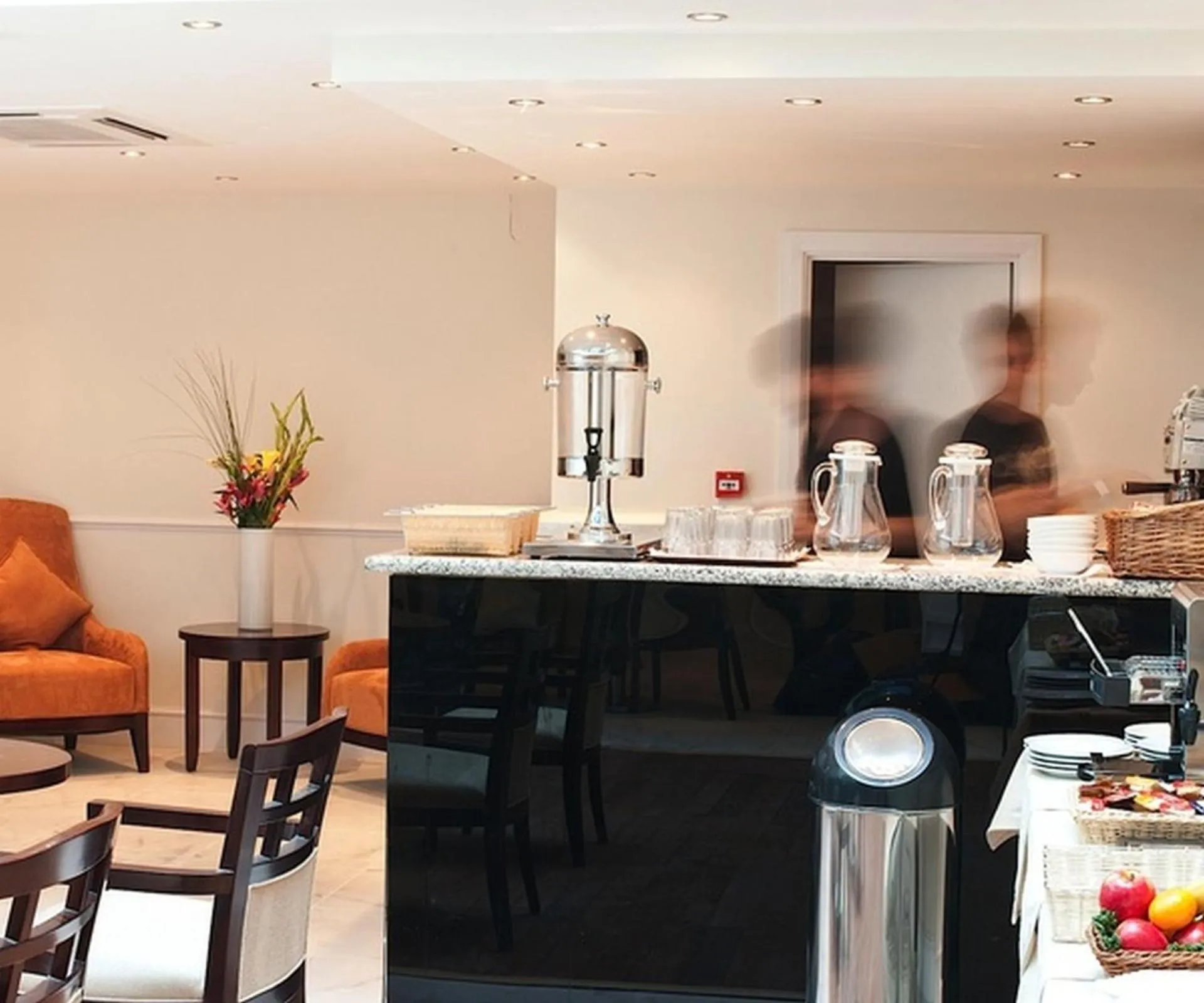 Restaurant/places to eat in The Villa Kensington