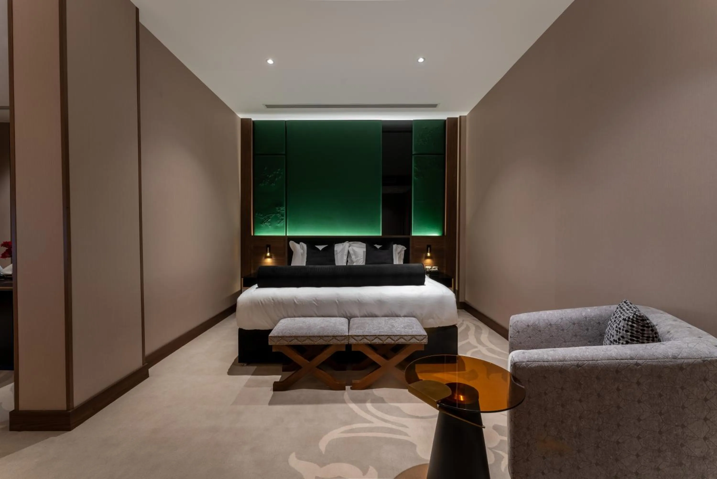 Bed in Lilac Park Hotel