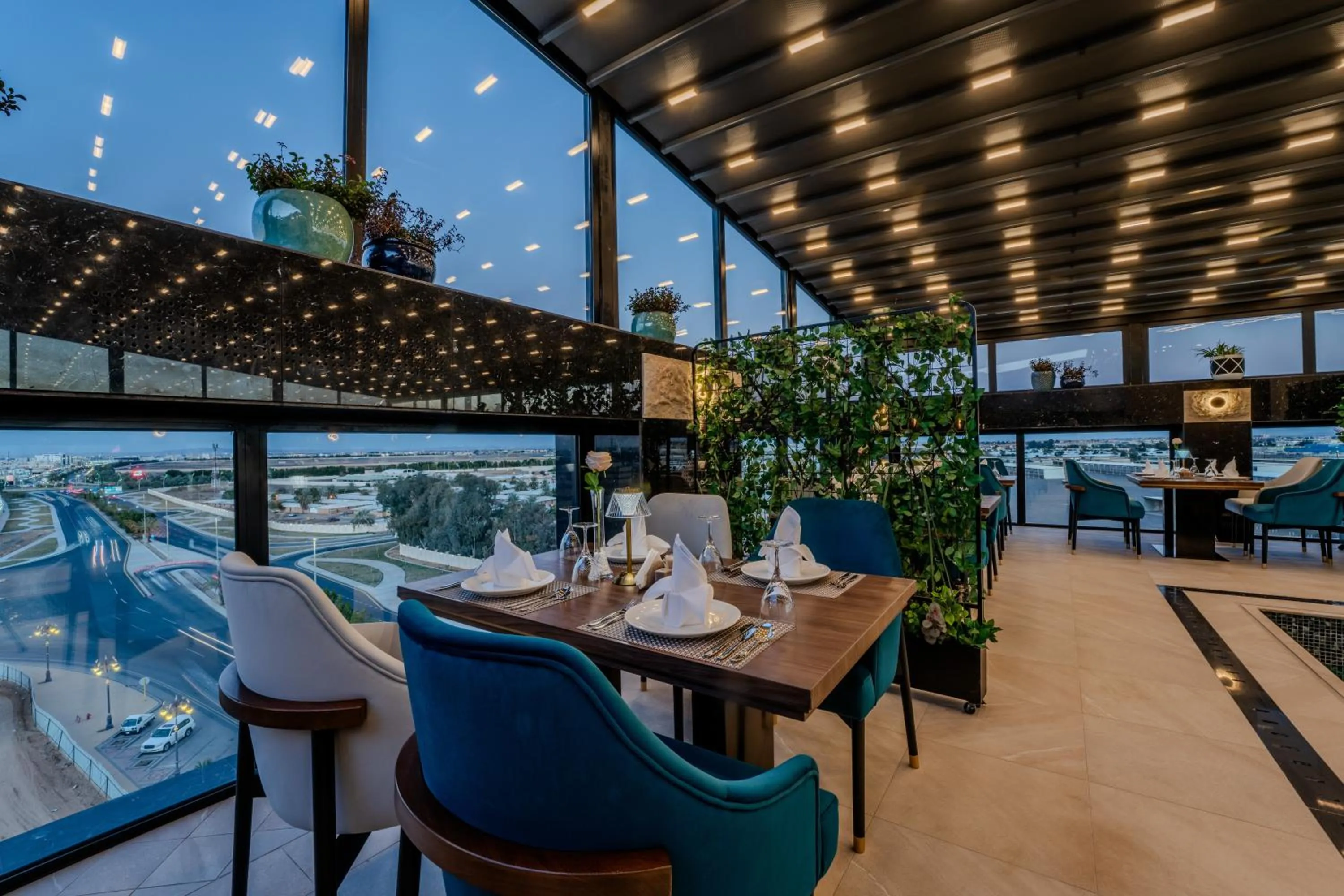 Restaurant/places to eat in Lilac Park Hotel