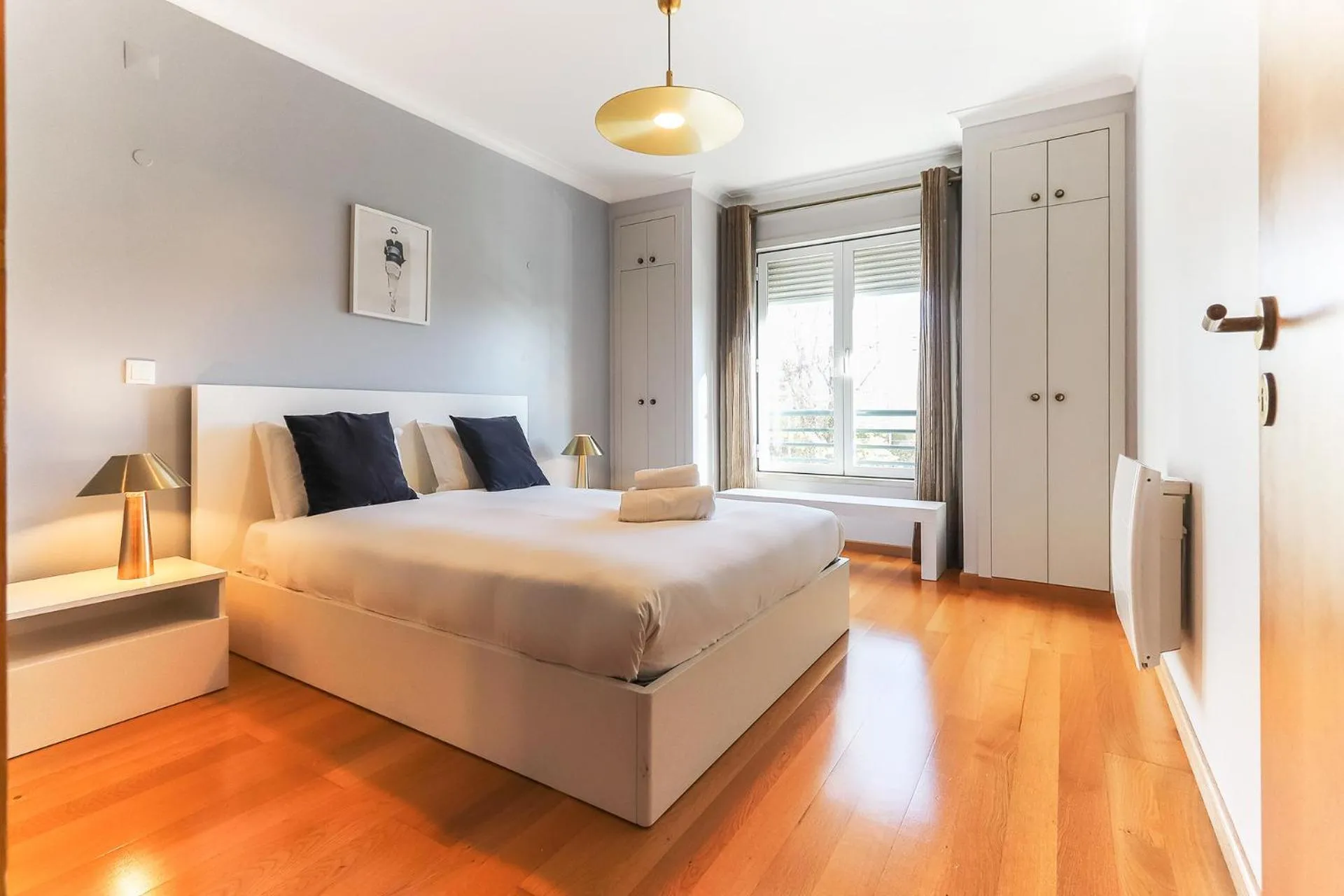 Bed in Telheiras Premium by Homing