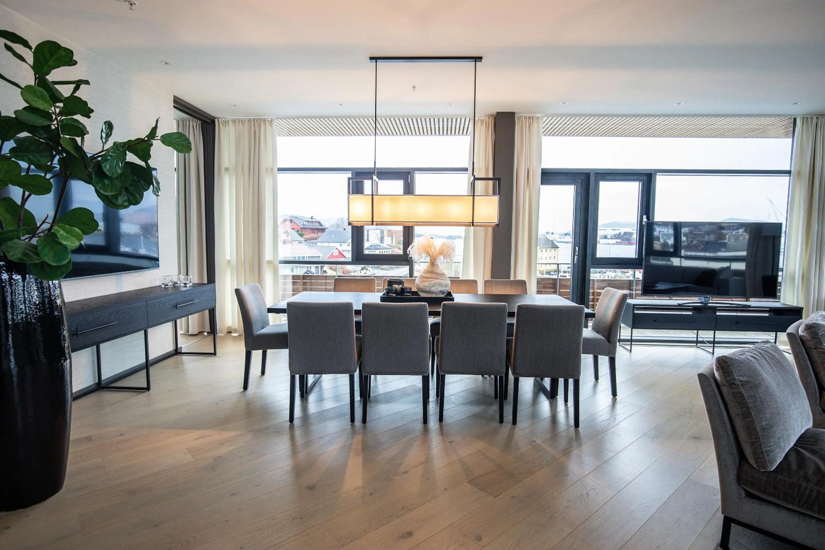 TV and multimedia in Quality Hotel Ulstein