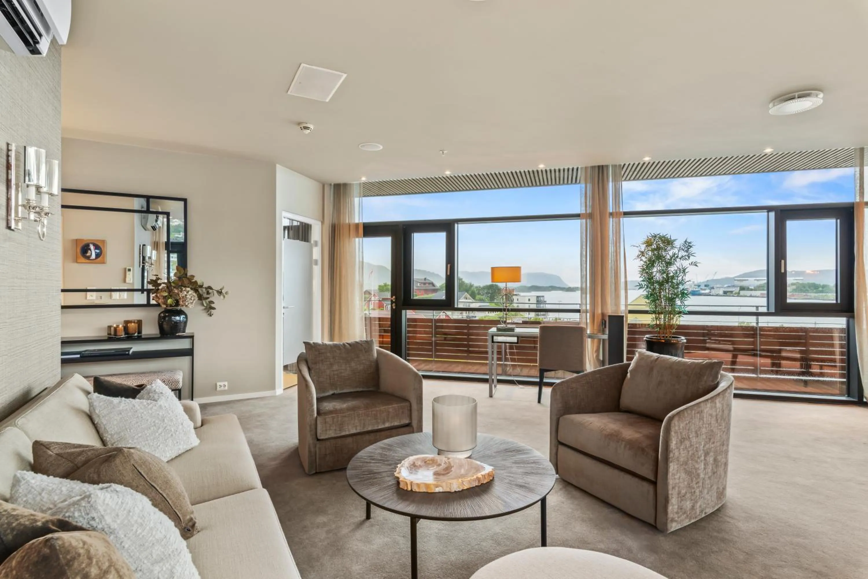 Natural landscape in Quality Hotel Ulstein