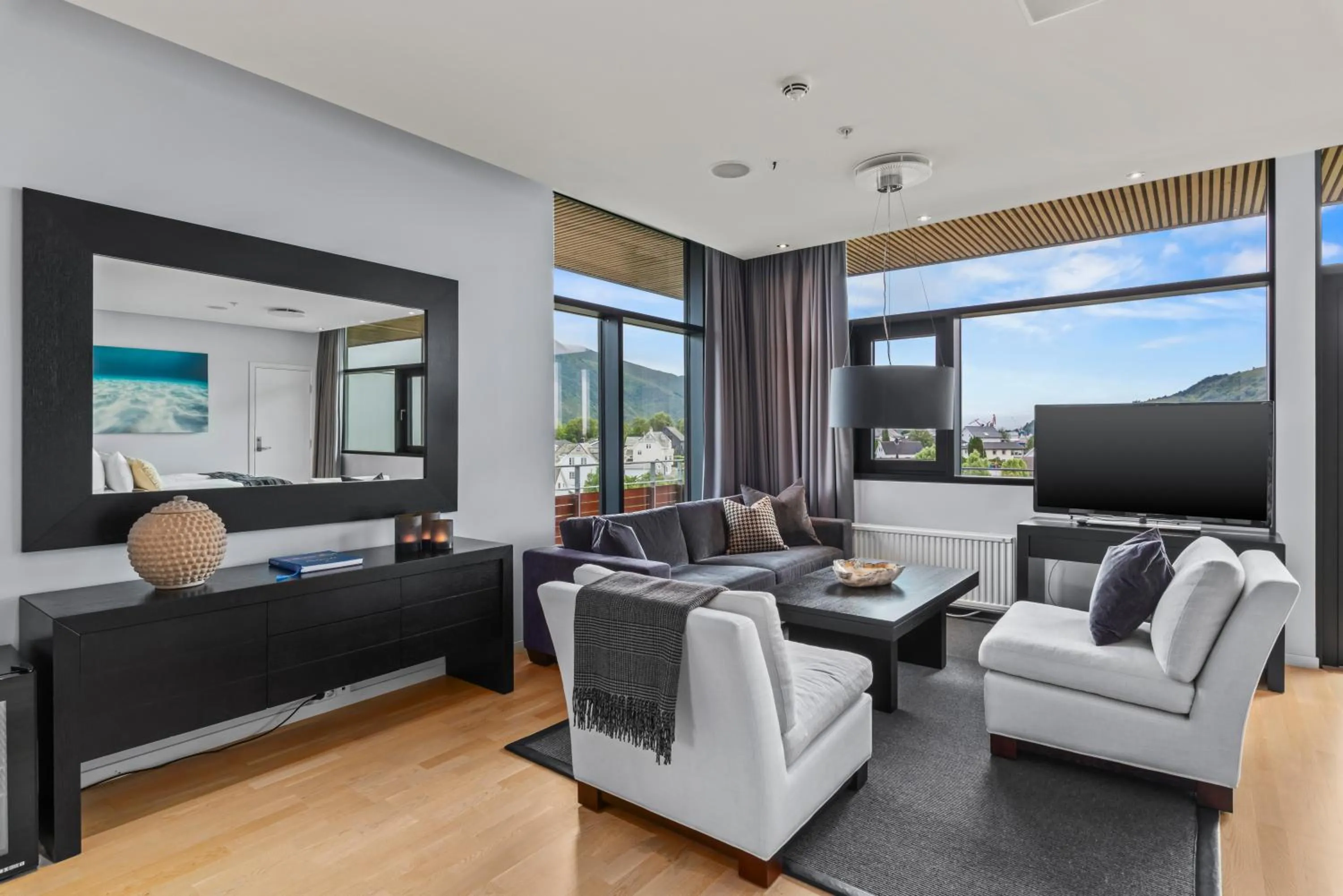 TV and multimedia in Quality Hotel Ulstein