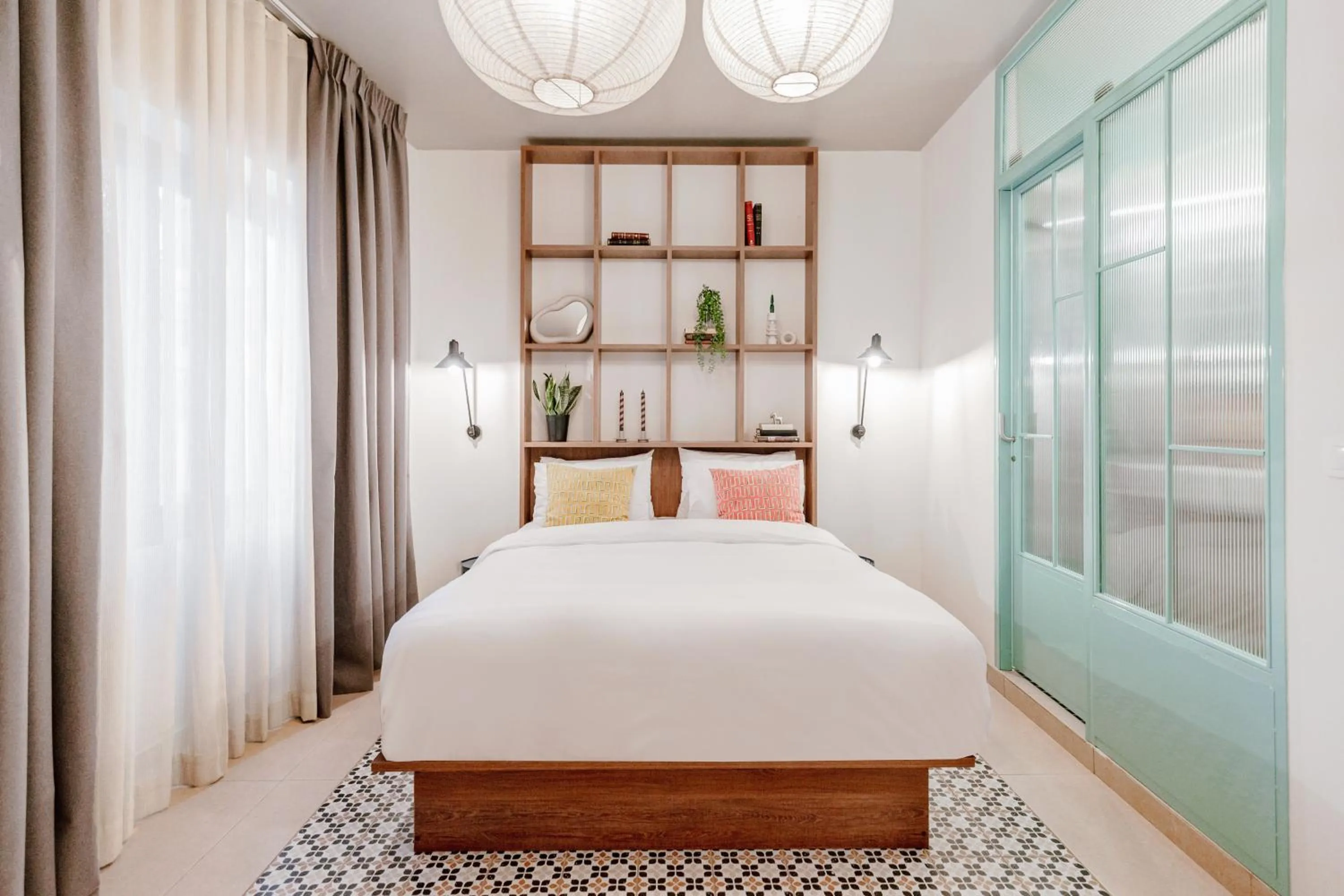 Bed in Next door Athens