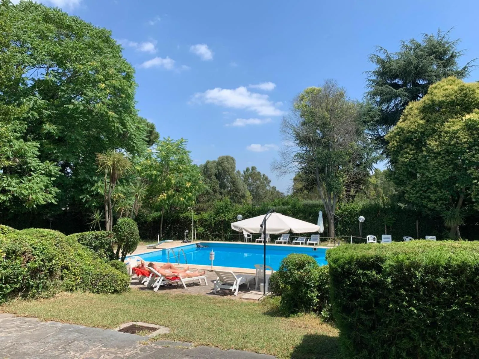 Spring in Aurelia House Garden