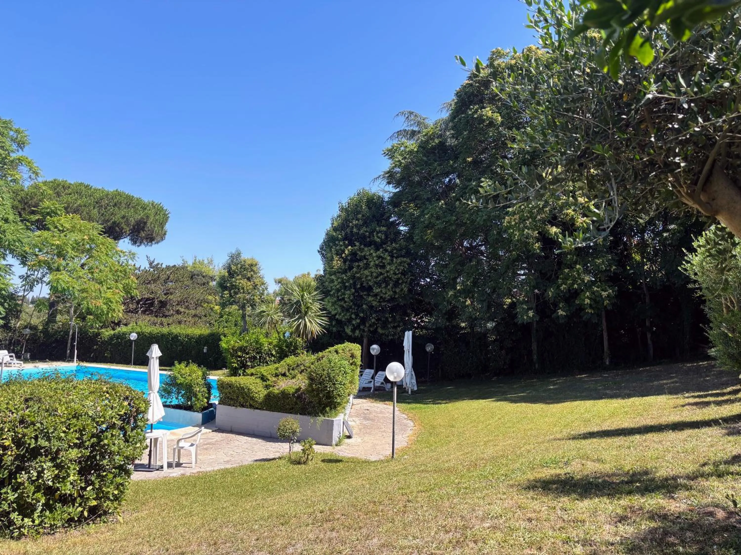 Aurelia House Garden