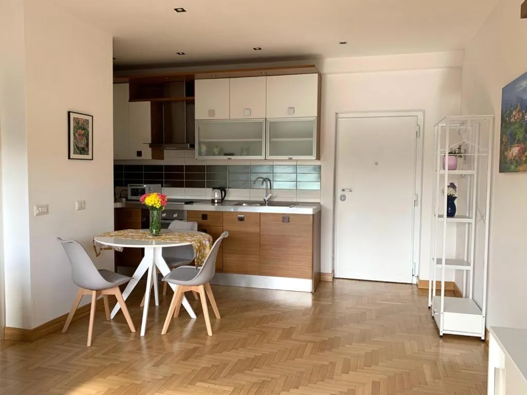 Dining area in Aurelia House Garden