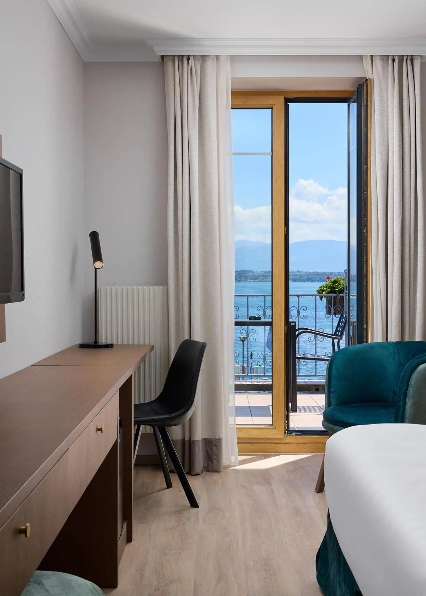 Bed in Hotel Le Rive