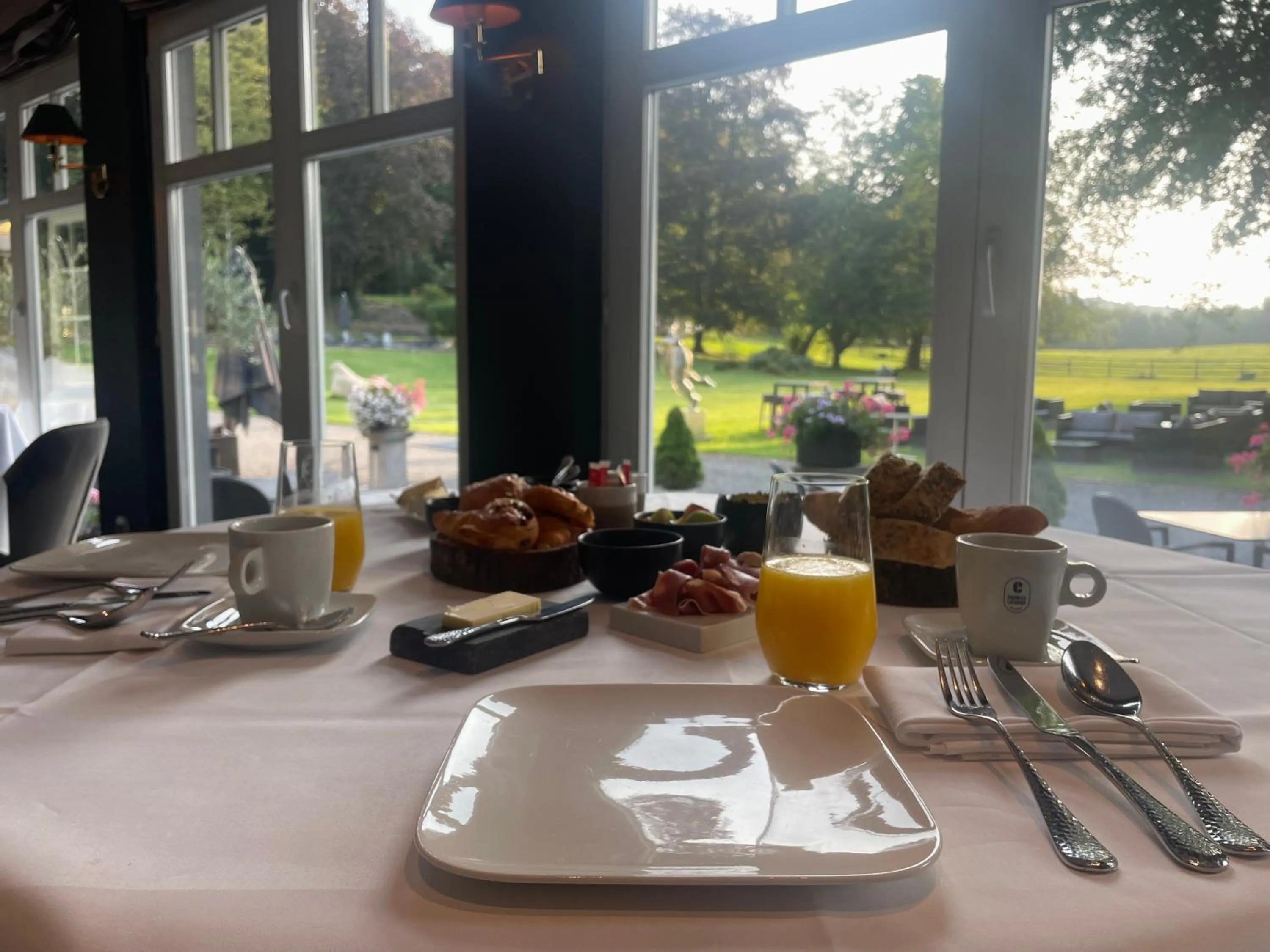 Breakfast in Lafarques