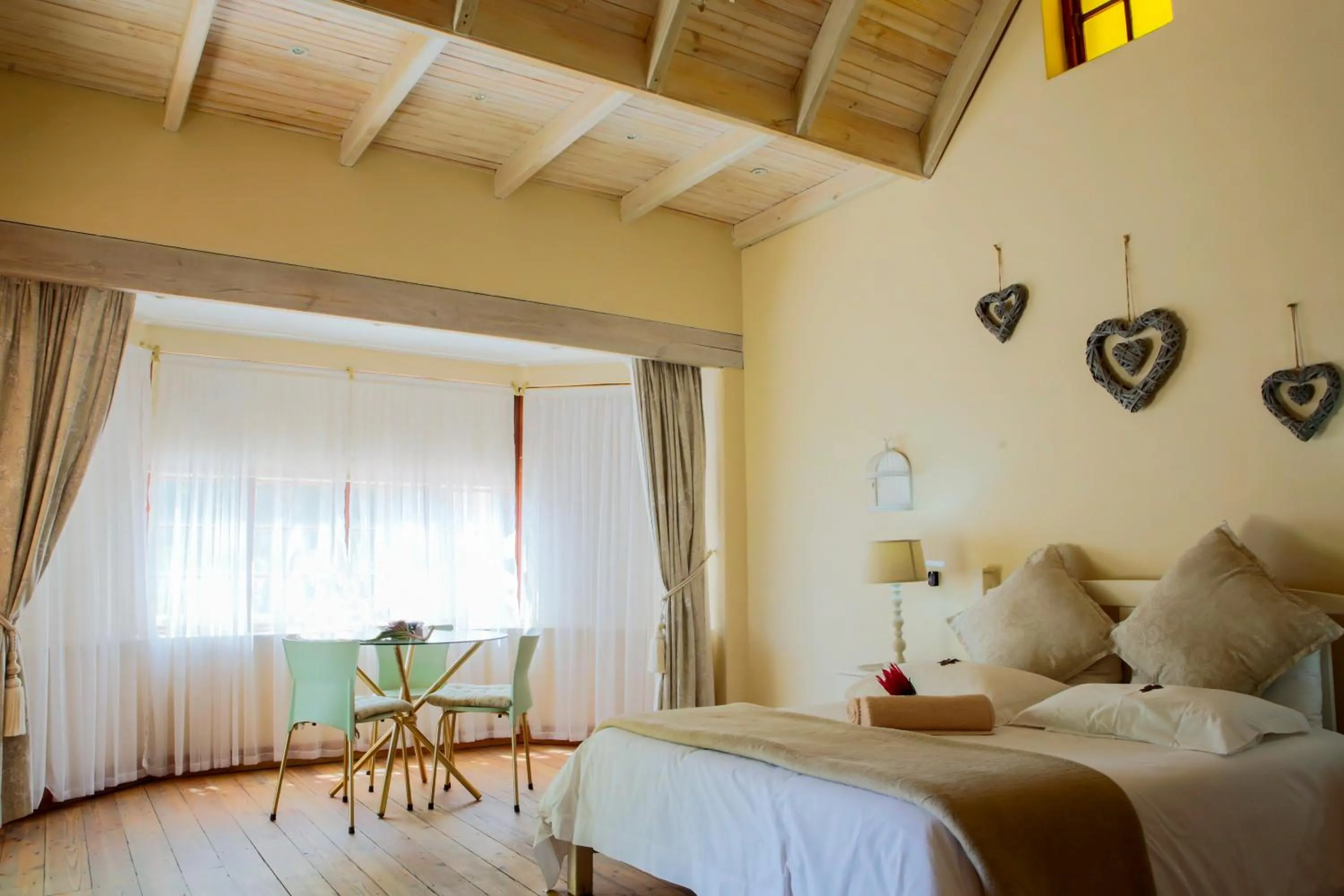 Bed in Skilpadvlei Wine Farm