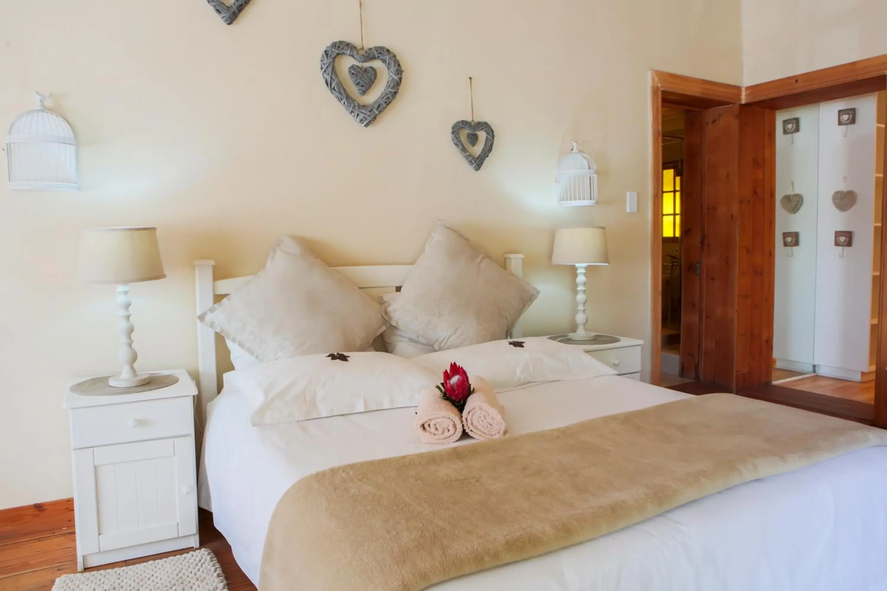Deluxe Double Room in Skilpadvlei Wine Farm Deluxe Double Room in Skilpadvlei Wine Farm