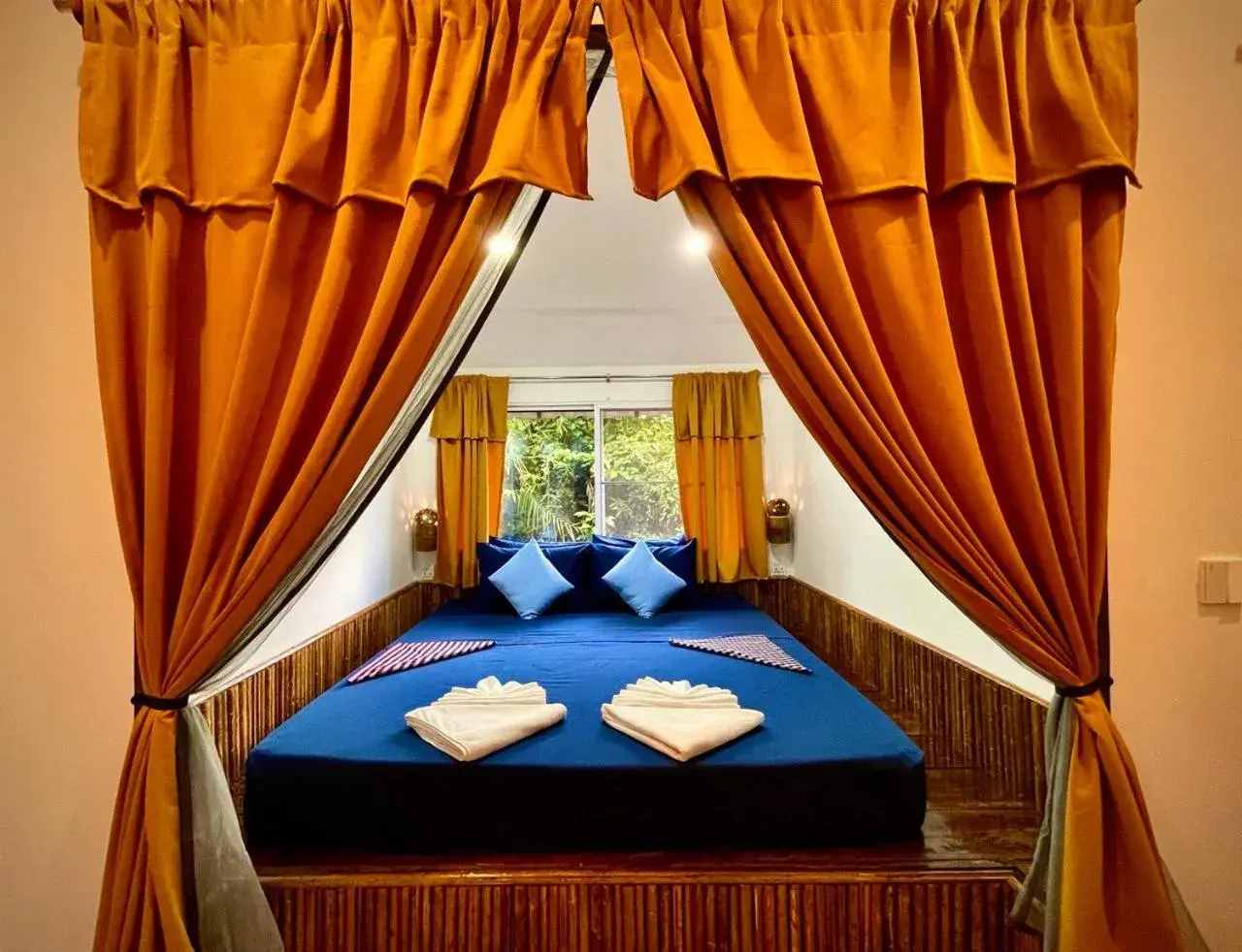 Family Room with Shower in Rainbow Lodge Family Room with Shower in Rainbow Lodge