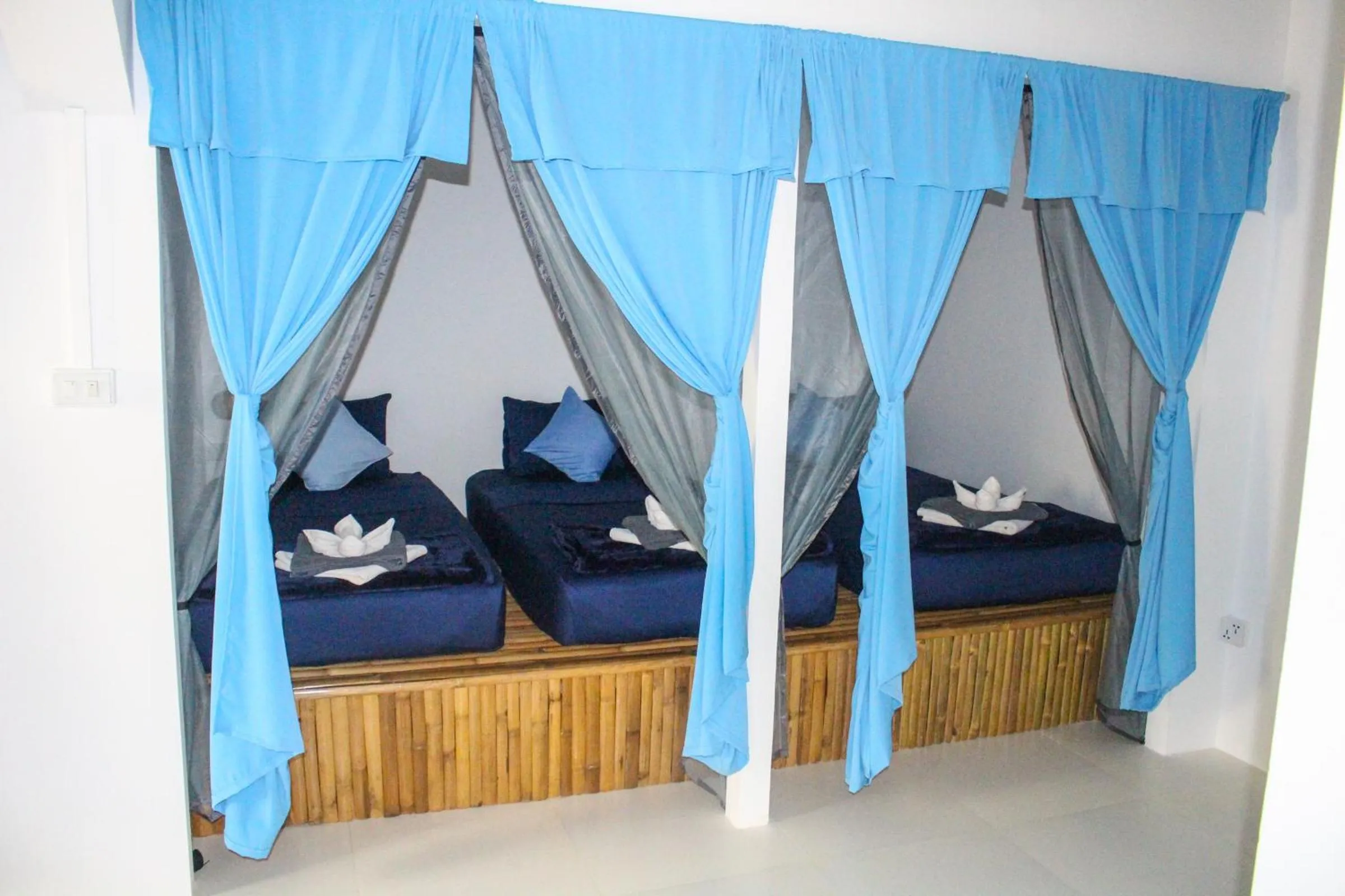 Bedroom, Bed in Rainbow Lodge