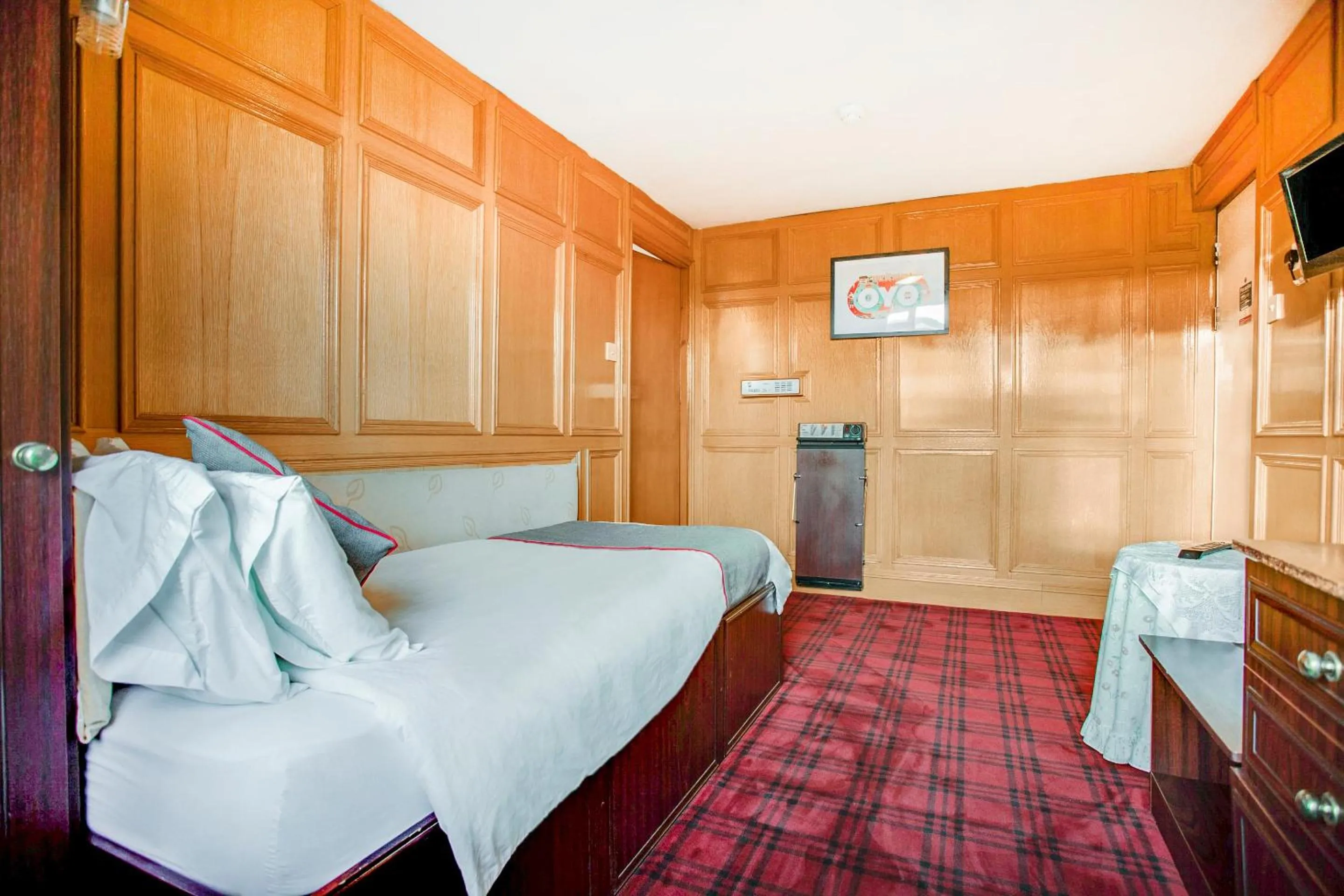 Bedroom in OYO The Rowers Hotel, Dunston Gateshead