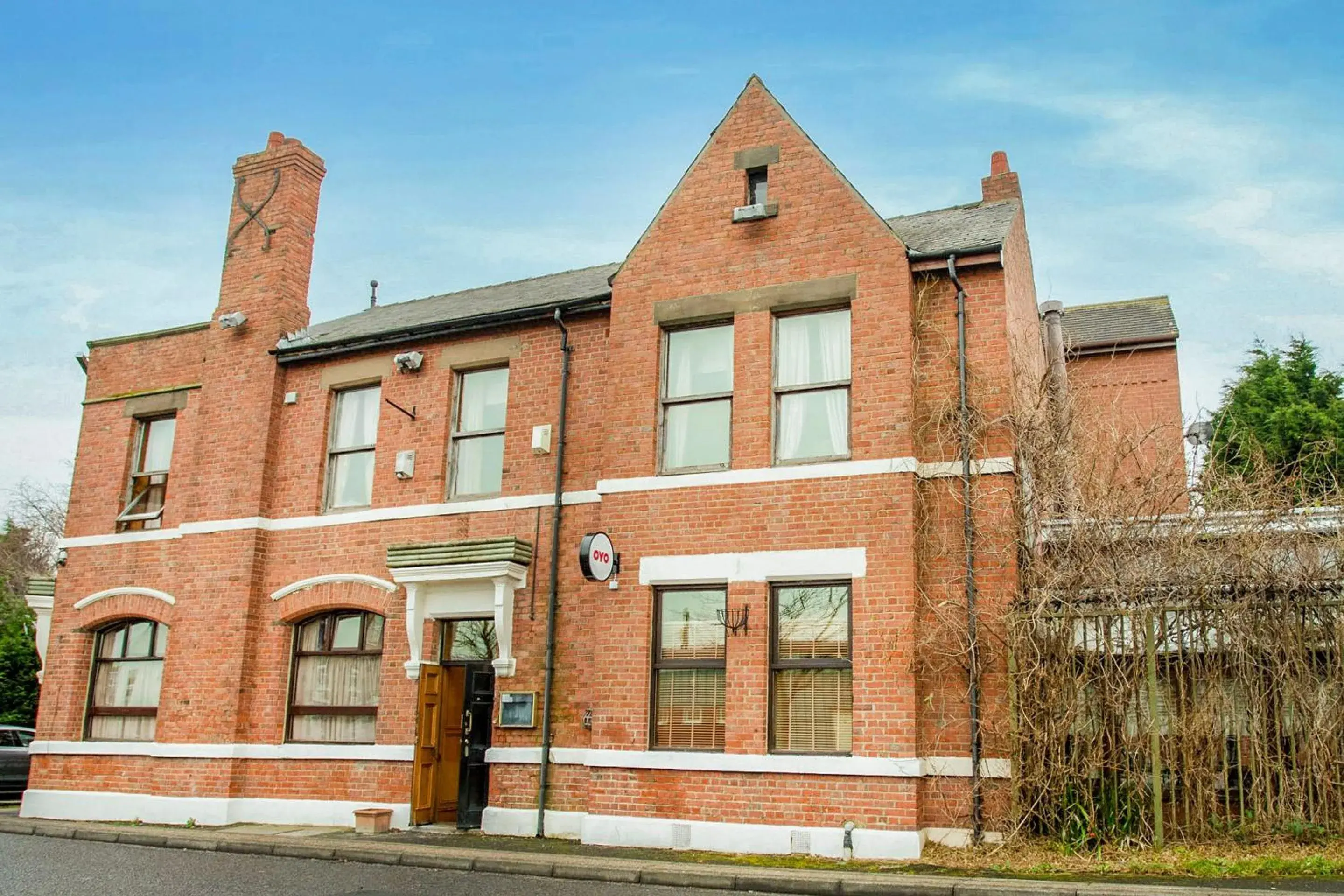 Facade/entrance in OYO The Rowers Hotel, Dunston Gateshead Facade/entrance in OYO The Rowers Hotel, Dunston Gateshead