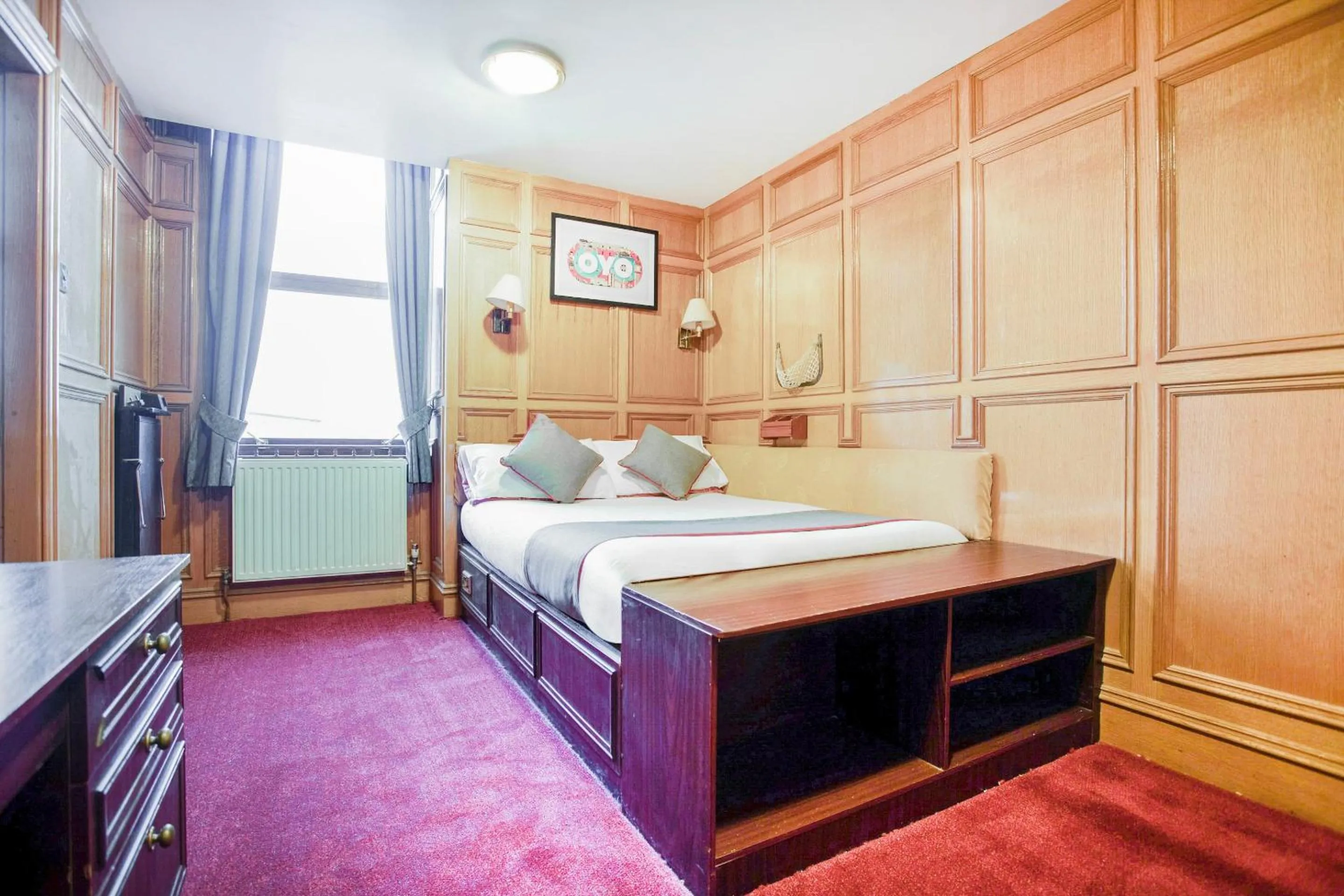 Bedroom, Bed in OYO The Rowers Hotel, Dunston Gateshead