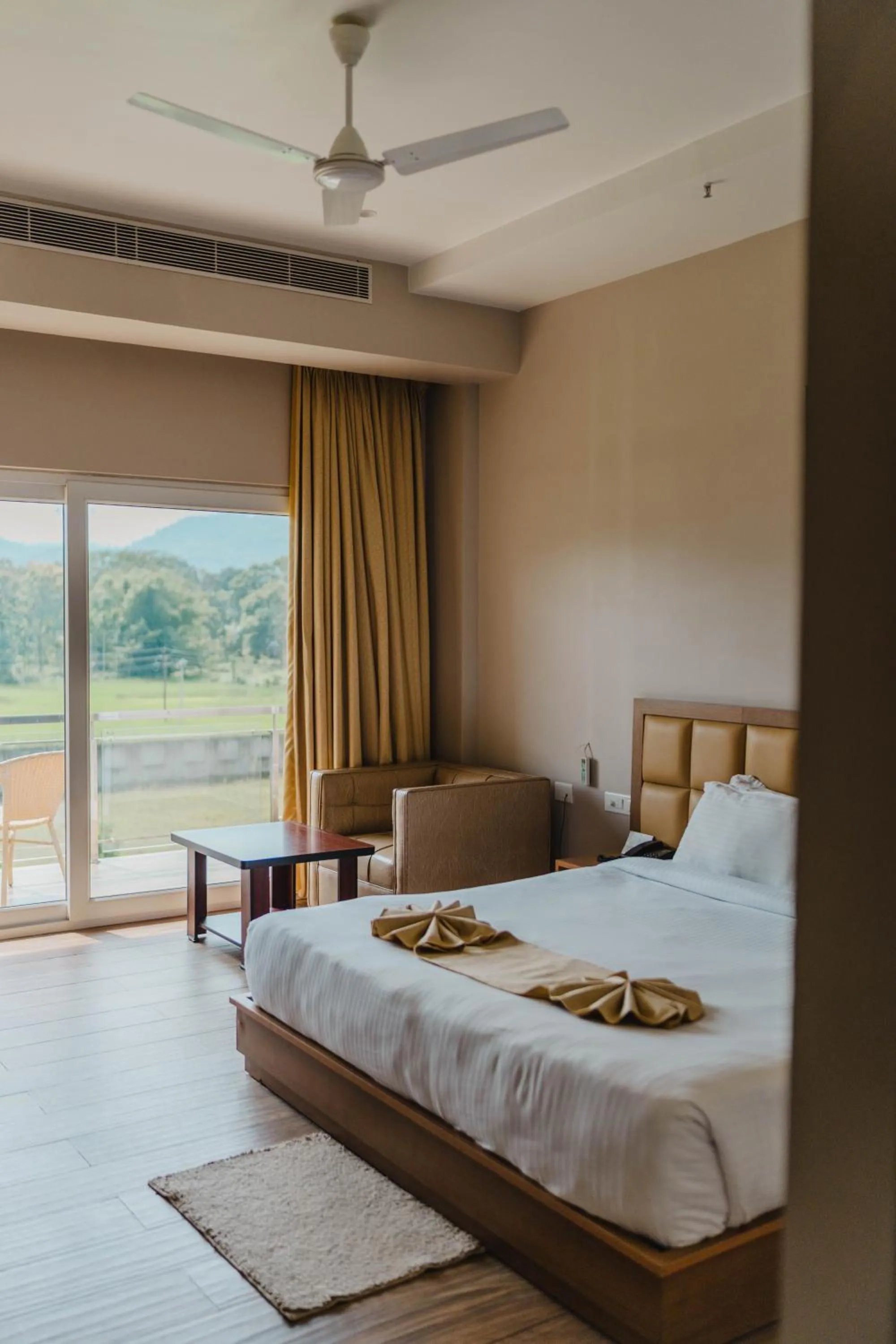 Photo of the whole room, Bed in Finn's Weaver Resort, Kaziranga