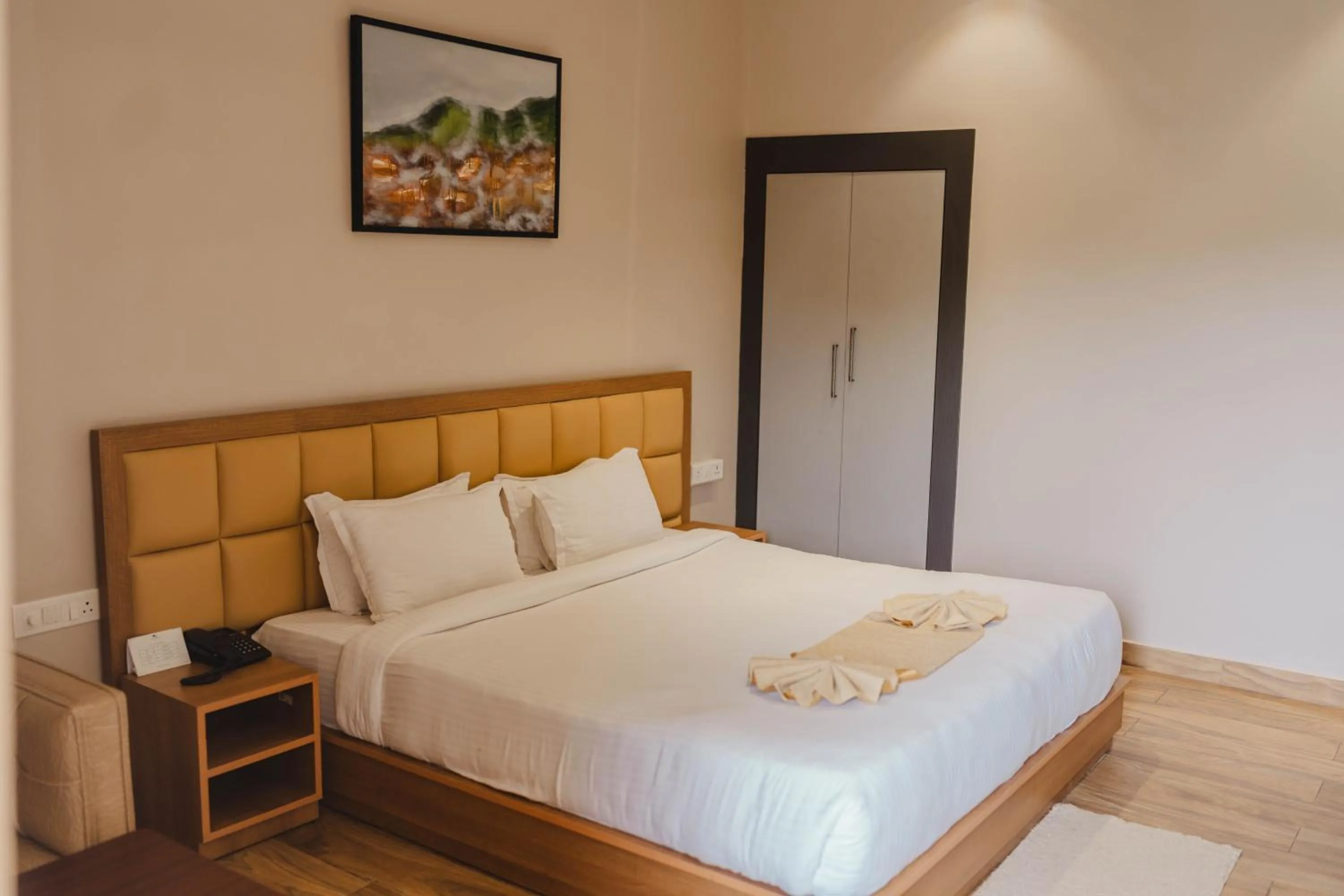 Bedroom, Bed in Finn's Weaver Resort, Kaziranga