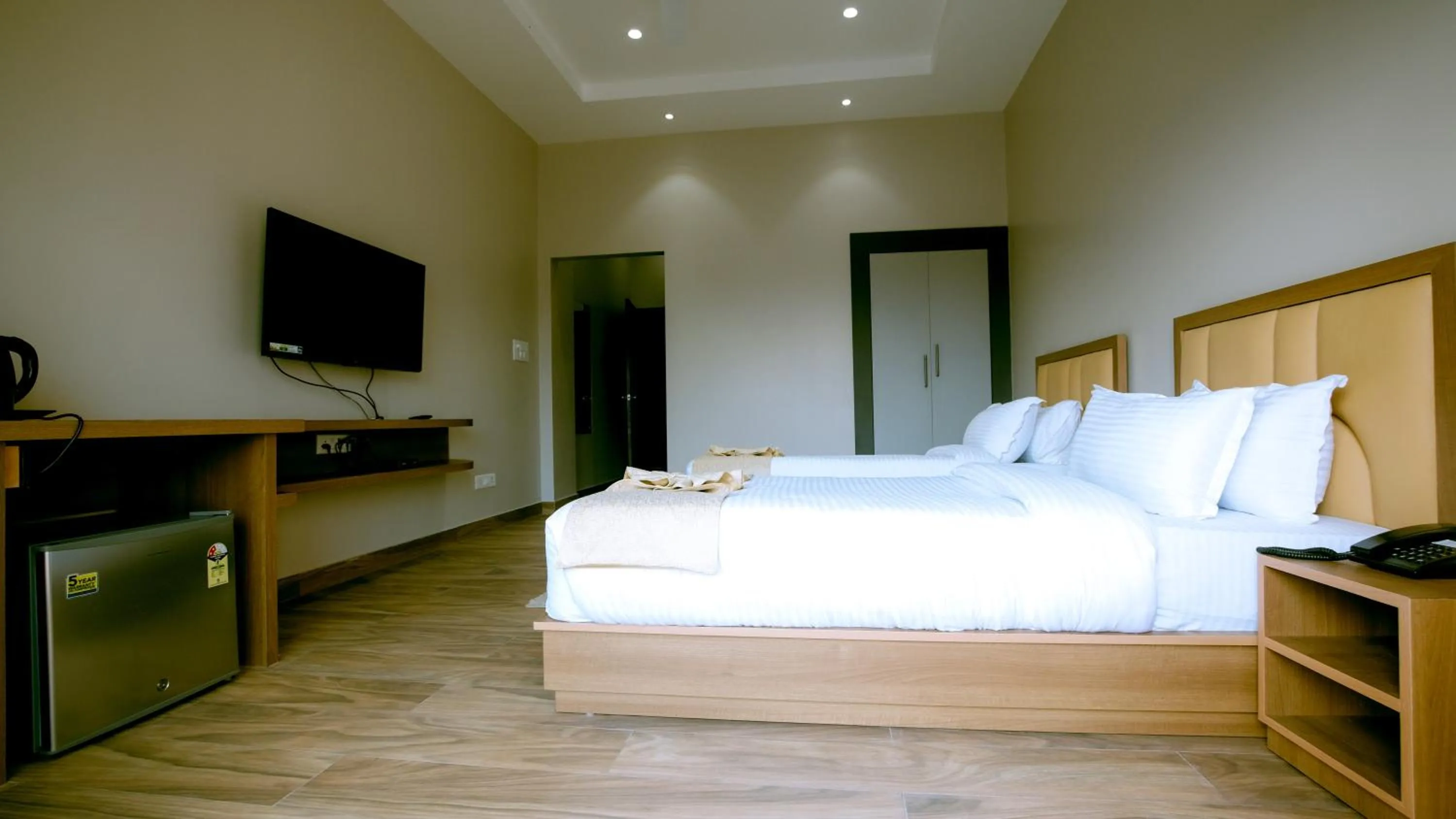 Bedroom, Bed in Finn's Weaver Resort, Kaziranga