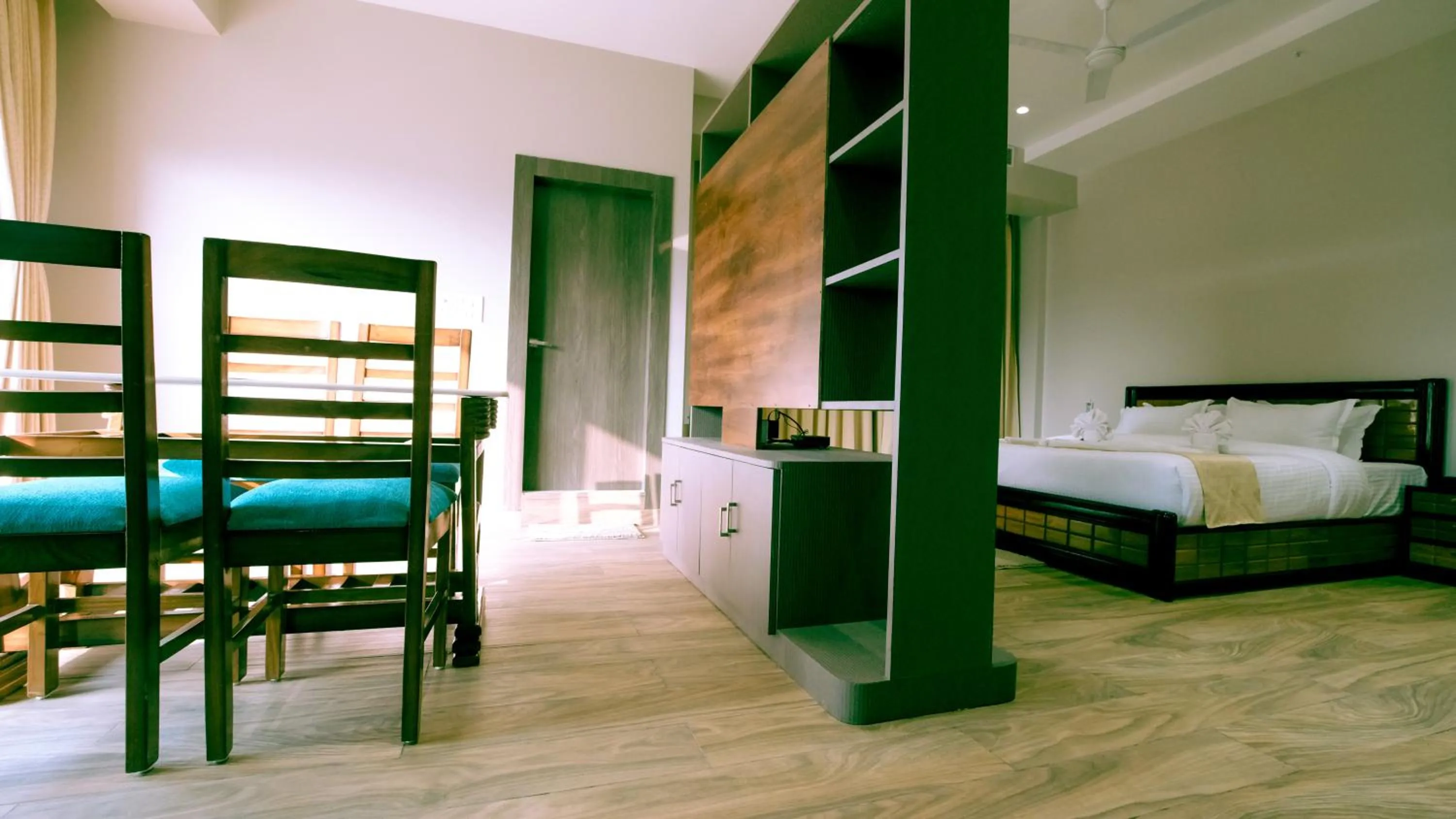 Bed in Finn's Weaver Resort, Kaziranga