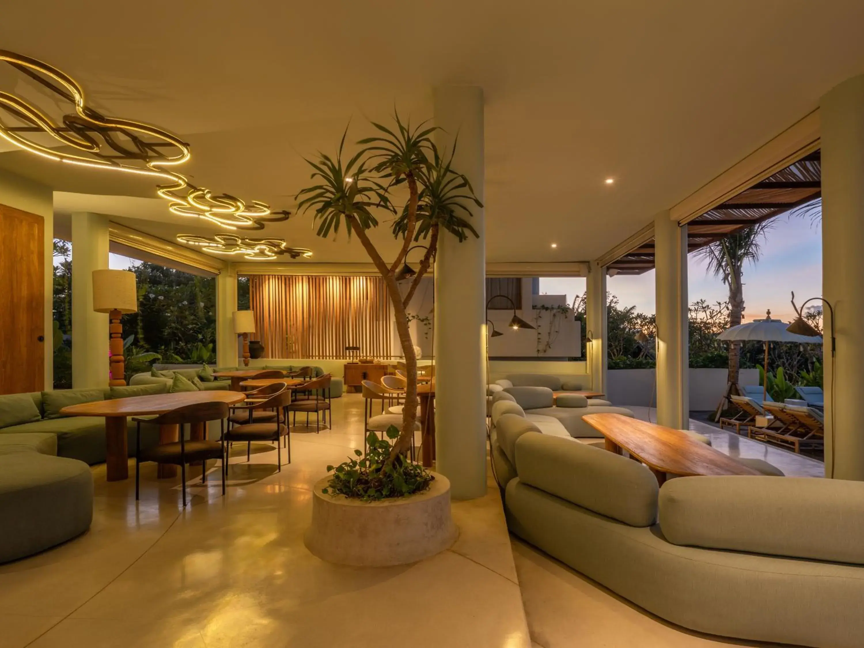 Restaurant/places to eat in Oshom Bali at Nuanu Creative City Restaurant/places to eat in Oshom Bali at Nuanu Creative City