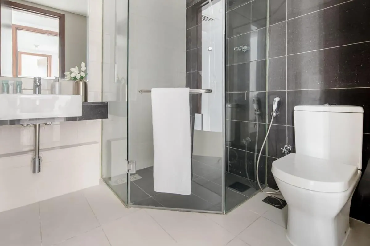 Frank Porter - Marina Blue - Marina Square, Abu Dhabi